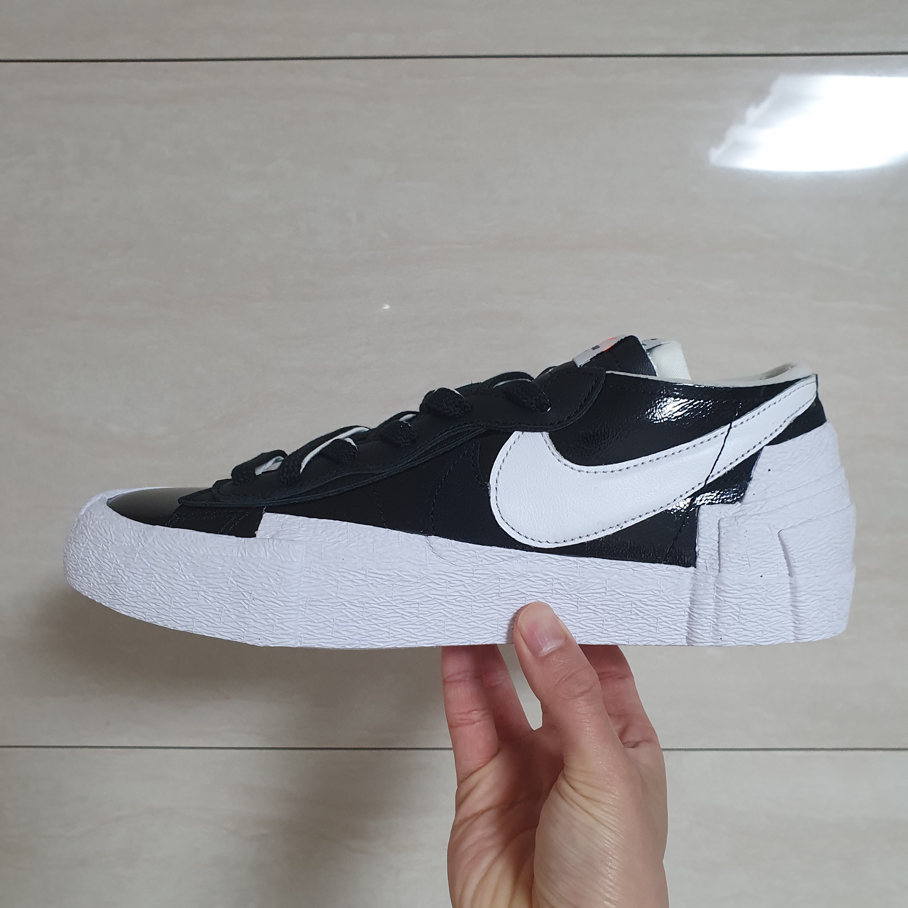 Nike x Sacai Blazer Low Black Patent Leather 착용 스타일