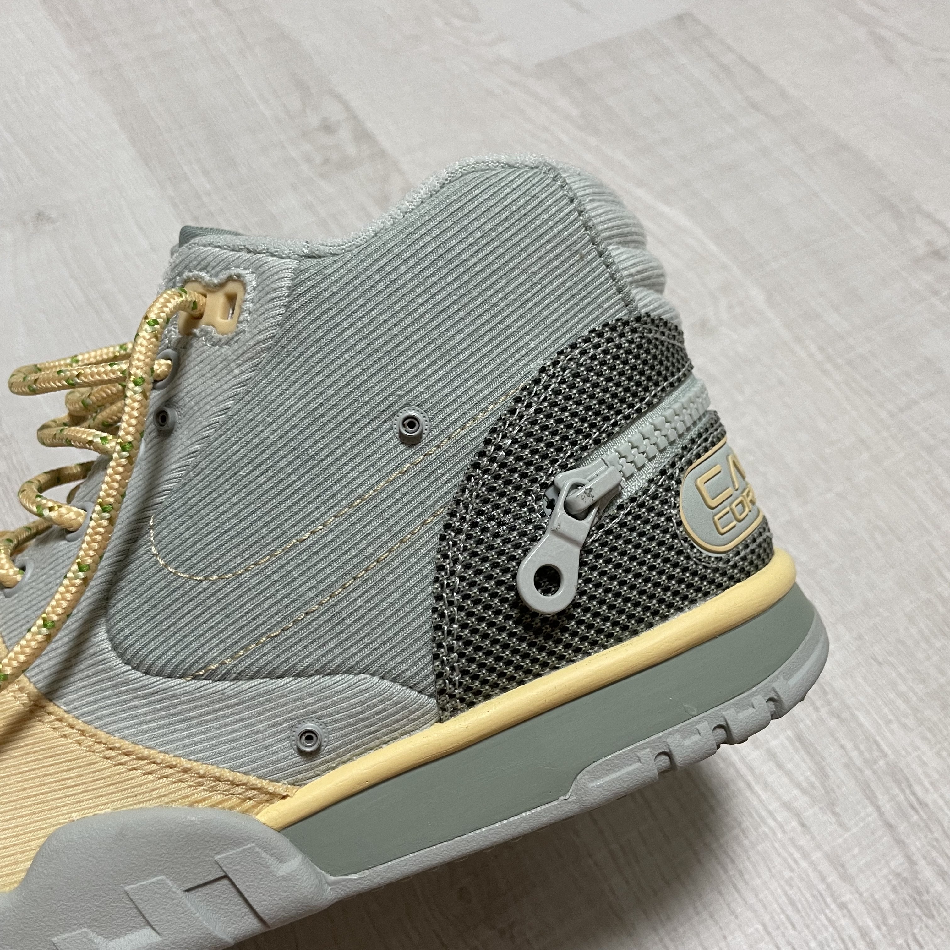 Nike x Travis Scott Nike Air Trainer 1 Grey Haze and Dusty Sage 착용 스타일 - 4