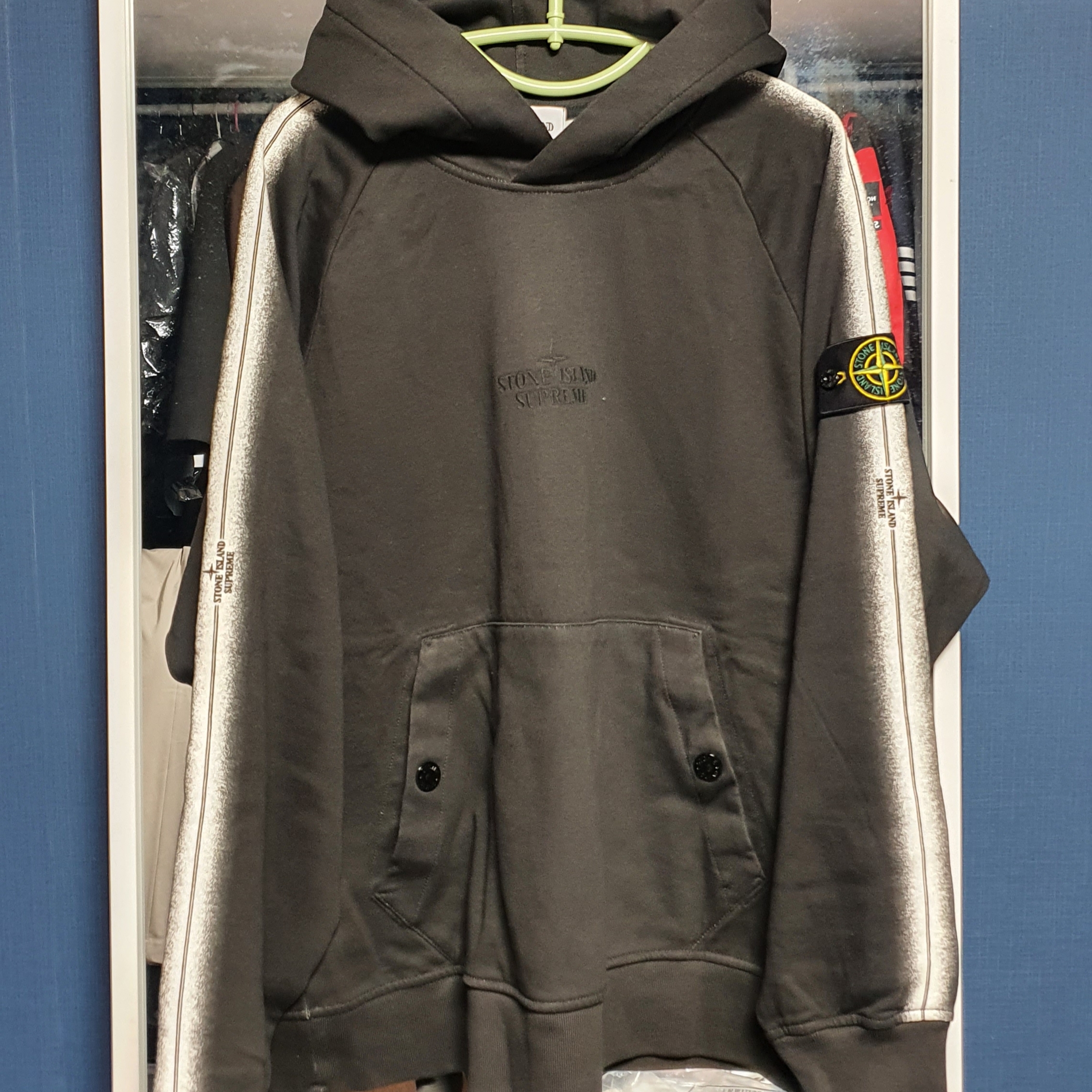 Supreme x Stone Island Stripe Hooded Sweatshirt Black - 22SS 착용 스타일