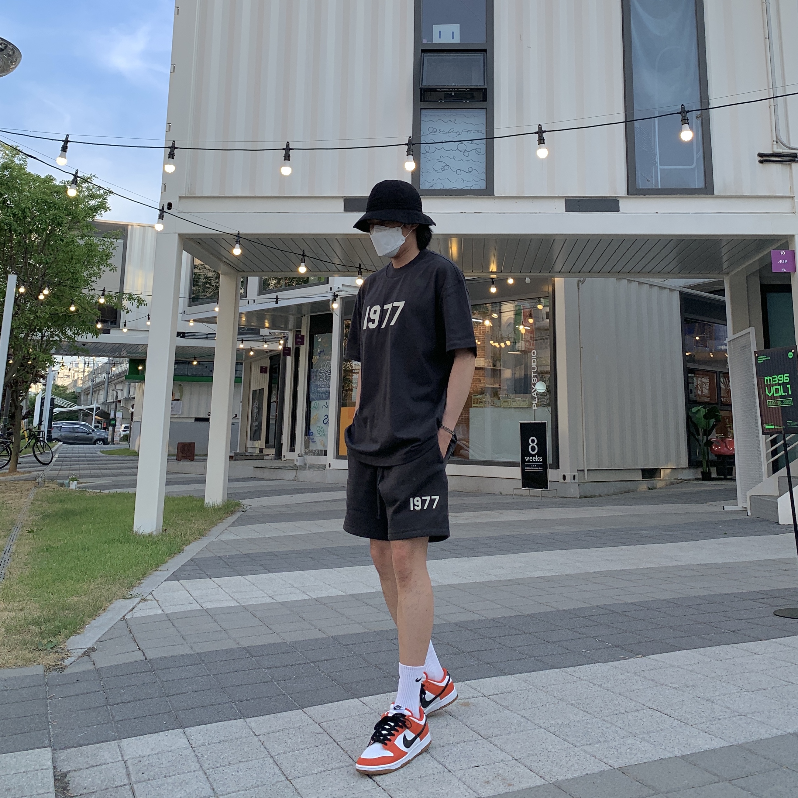 Essentials 1977 Shorts Iron - 22SS, Essentials 1977 T-Shirt Iron - 22SS 착용 스타일 - 4