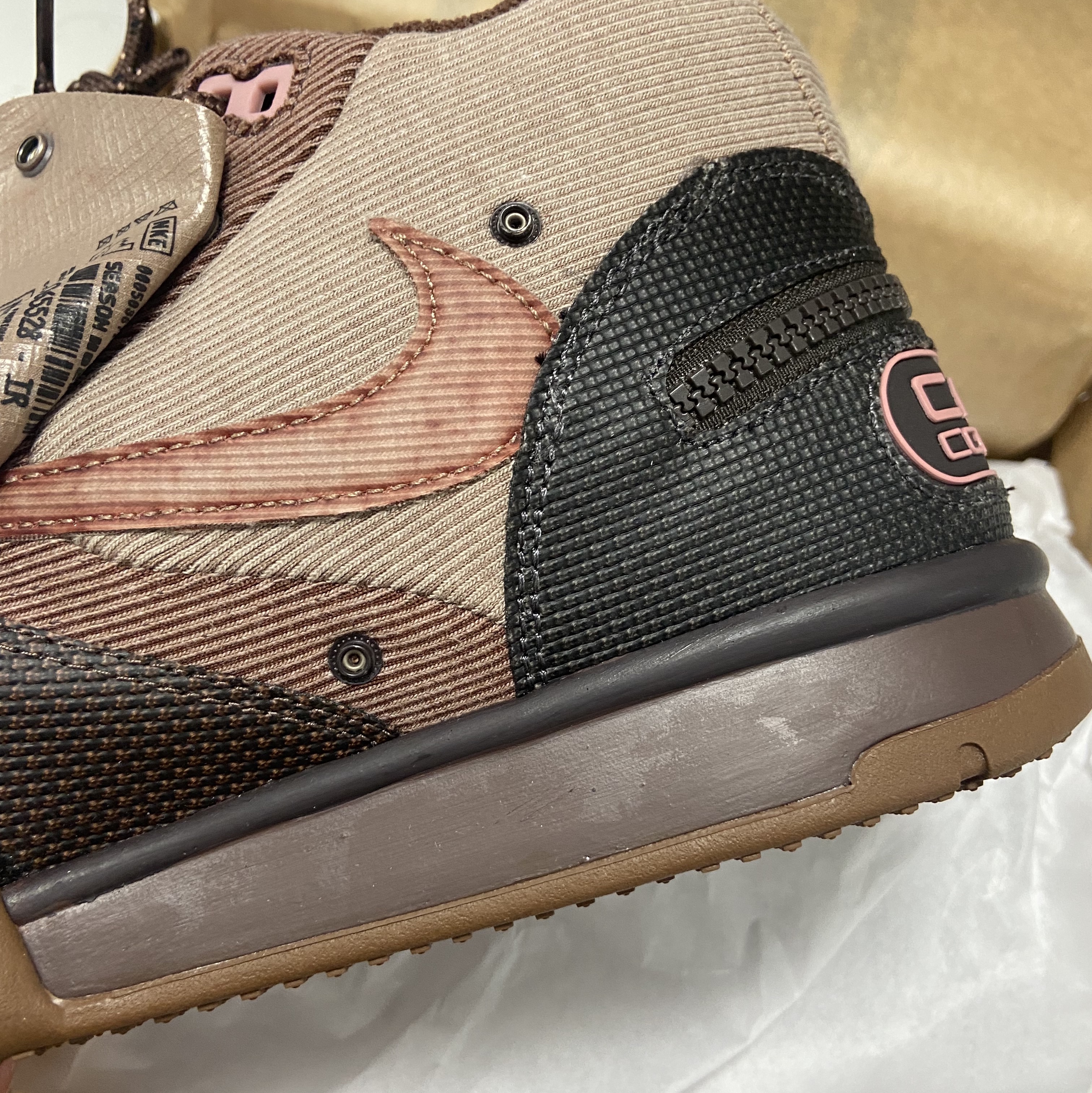 Nike x Travis Scott Air Trainer 1 Archaeo Brown and Rust Pink 착용 스타일