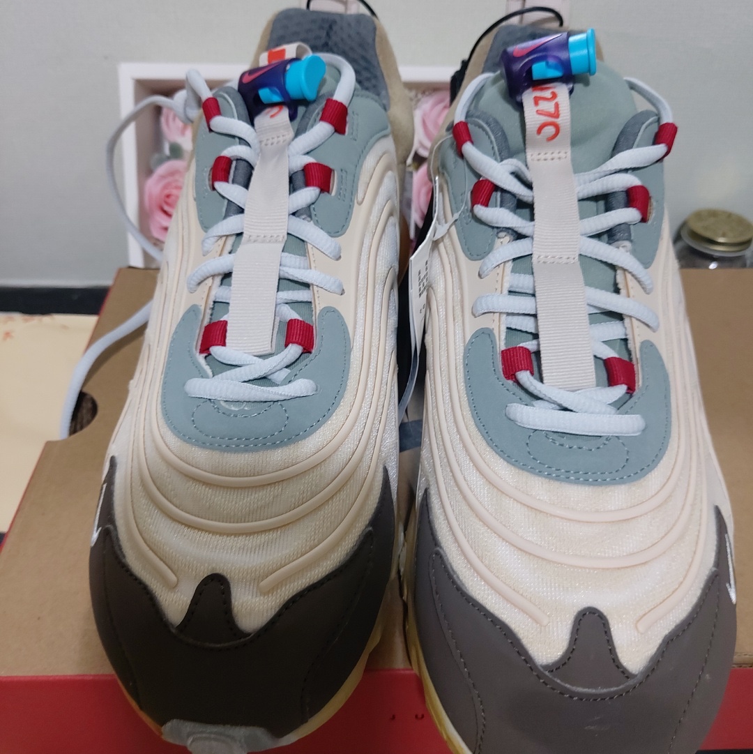 Nike x Travis Scott Air Max 270 React Cactus Trails 착용 스타일