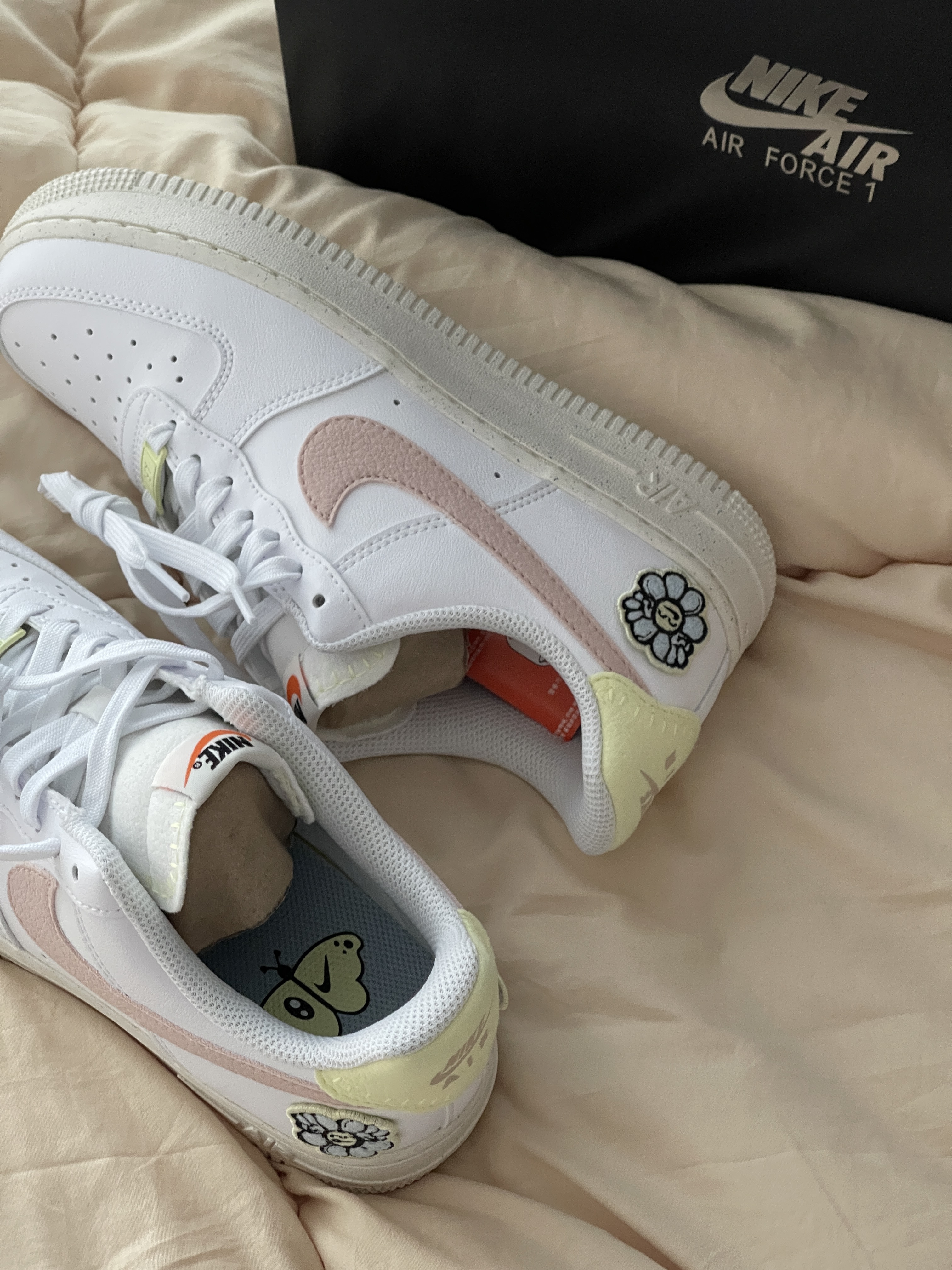 (W) Nike Air Force 1 '07 SE Next Nature White Pink Oxford 착용 스타일 - 2