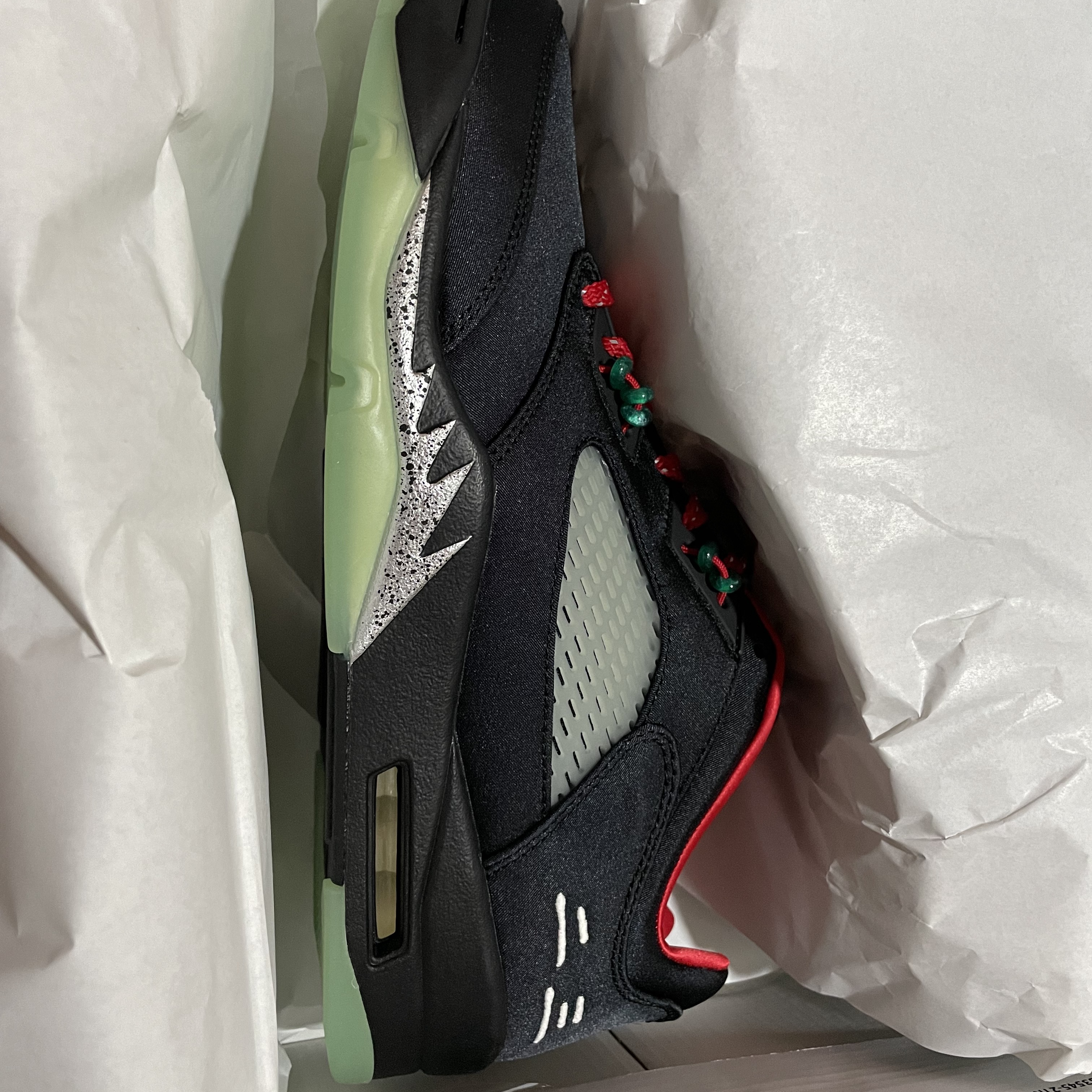 Jordan 5 x Clot Retro Low SP Anthracite 착용 스타일 - 2