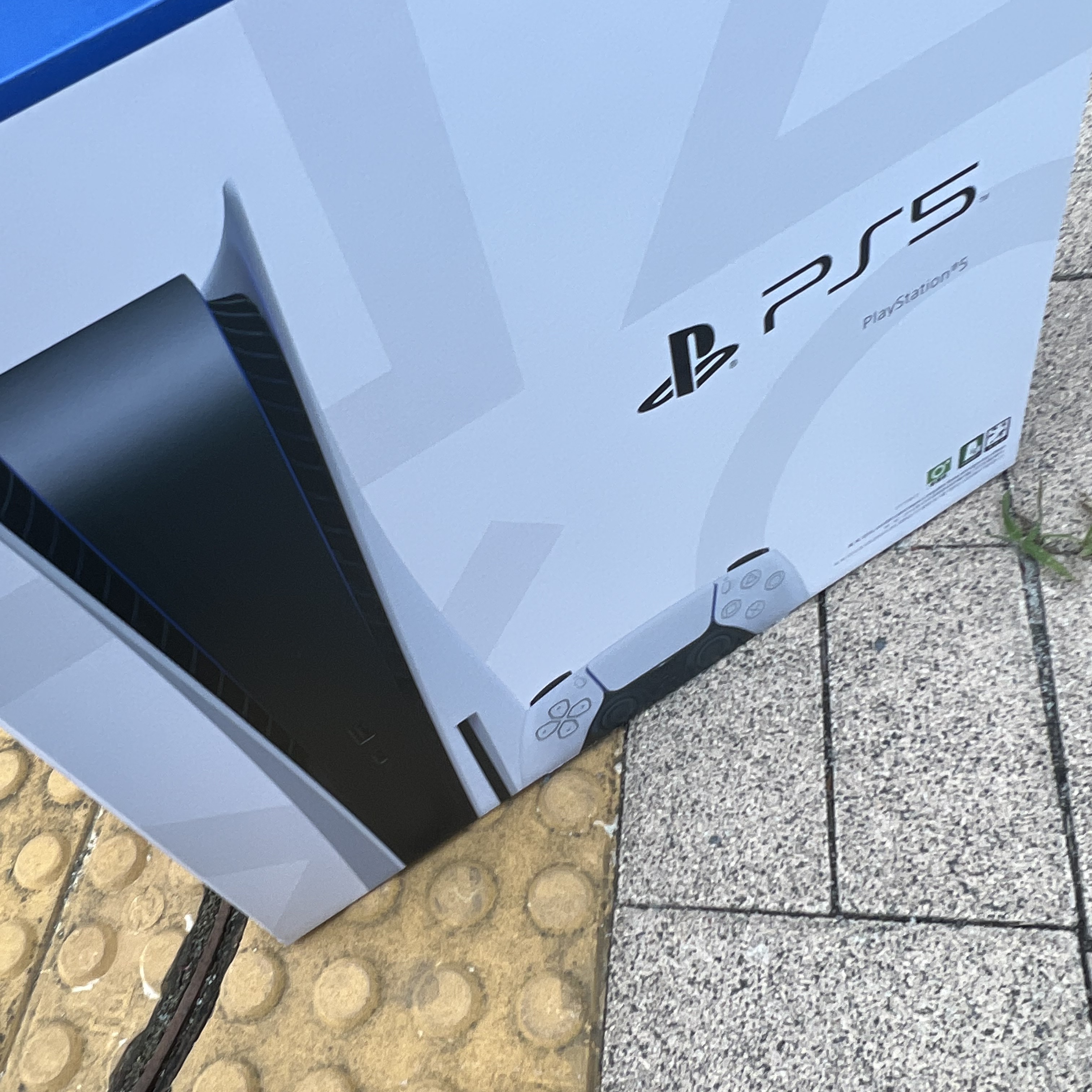 Playstation 5 Blu-ray Edition (SIEK 220V) 착용 스타일