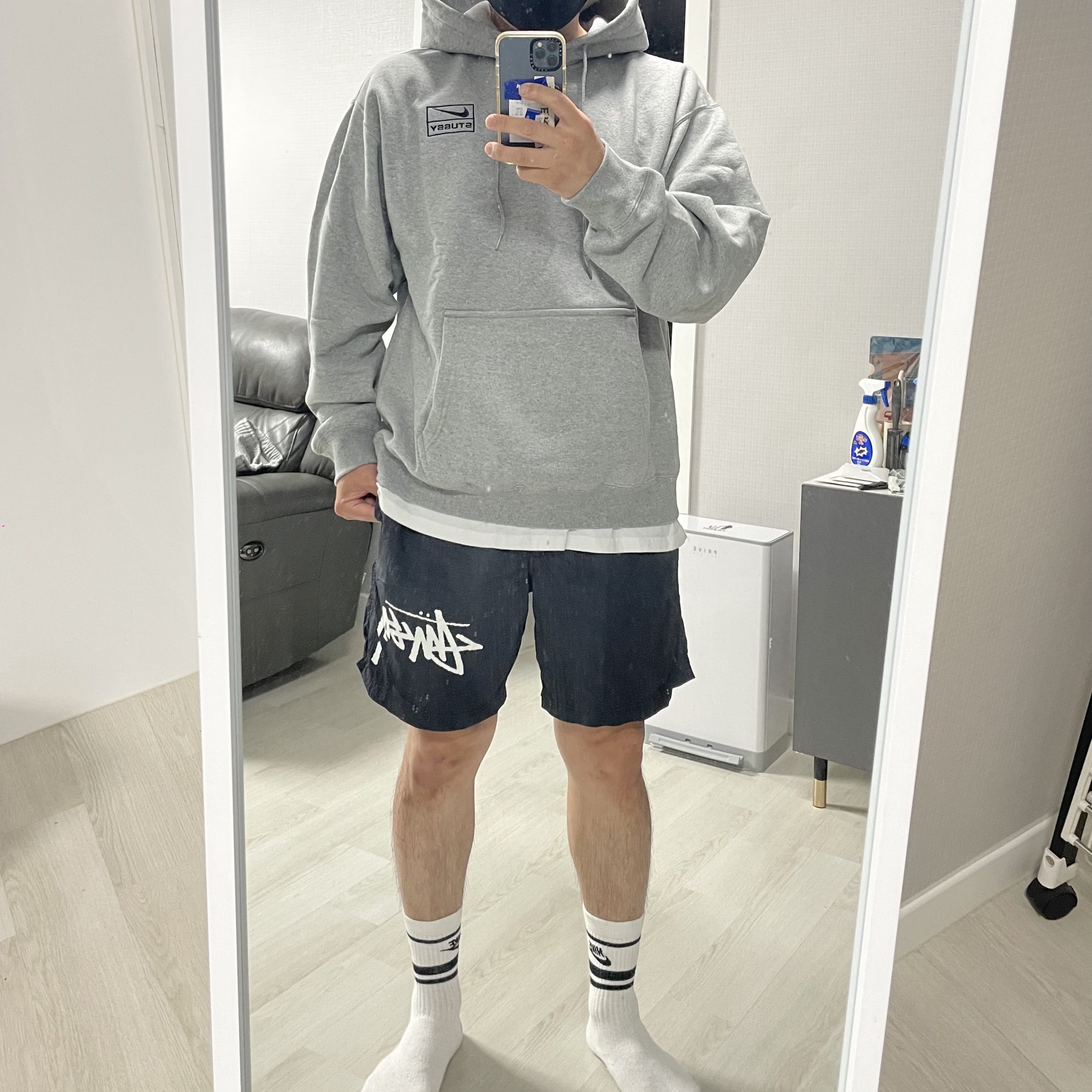 Nike x Stussy NRG RA Pullover Hoodie Dark Grey Heather (DJ9488-063), Nike x Stussy NRG RA Fleece Pants Dark Grey Heather (DJ9490-063) 착용 스타일 - 3