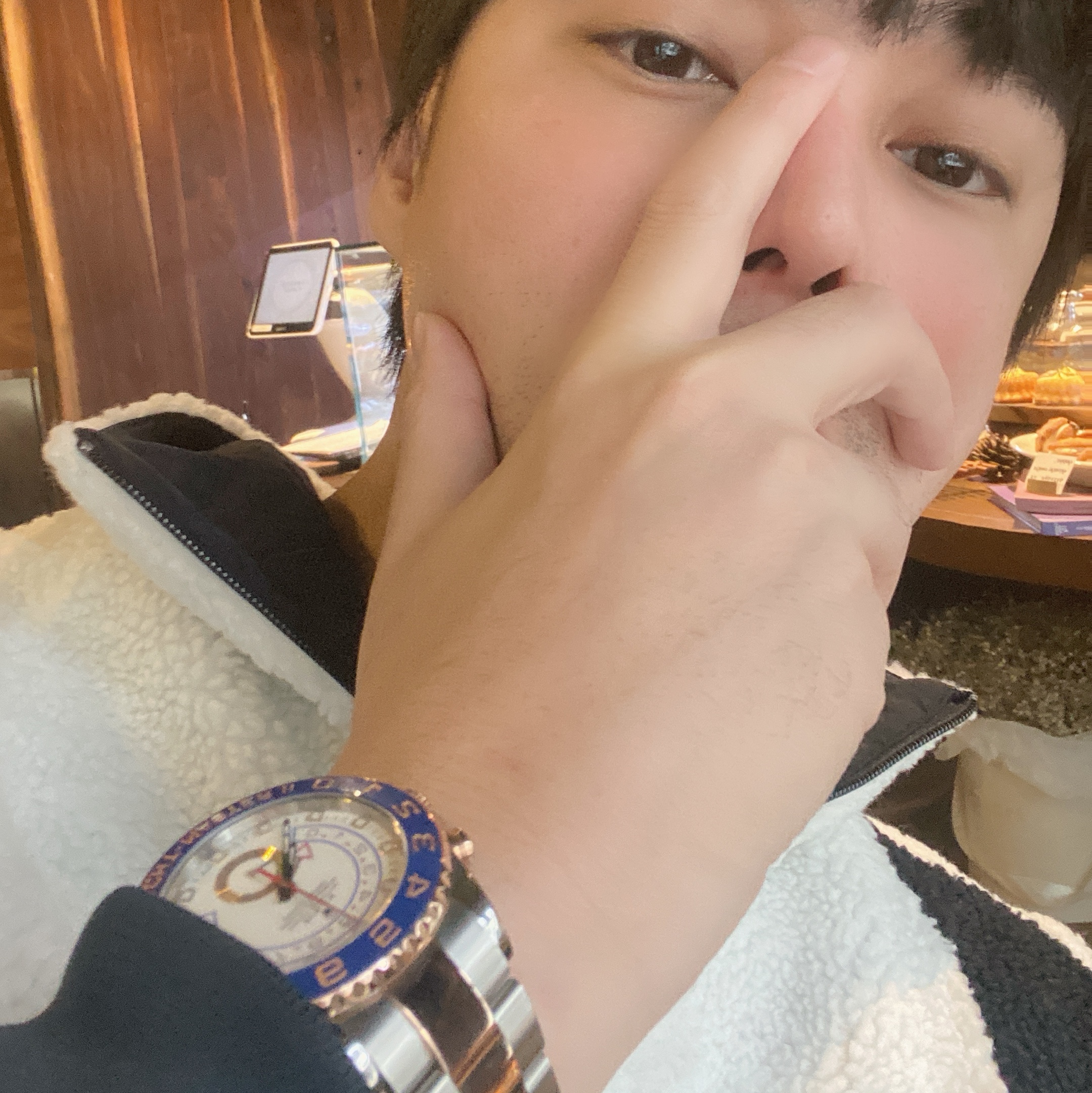 Rolex Yacht-Master II 44mm 116688 White Oyster 착용 스타일