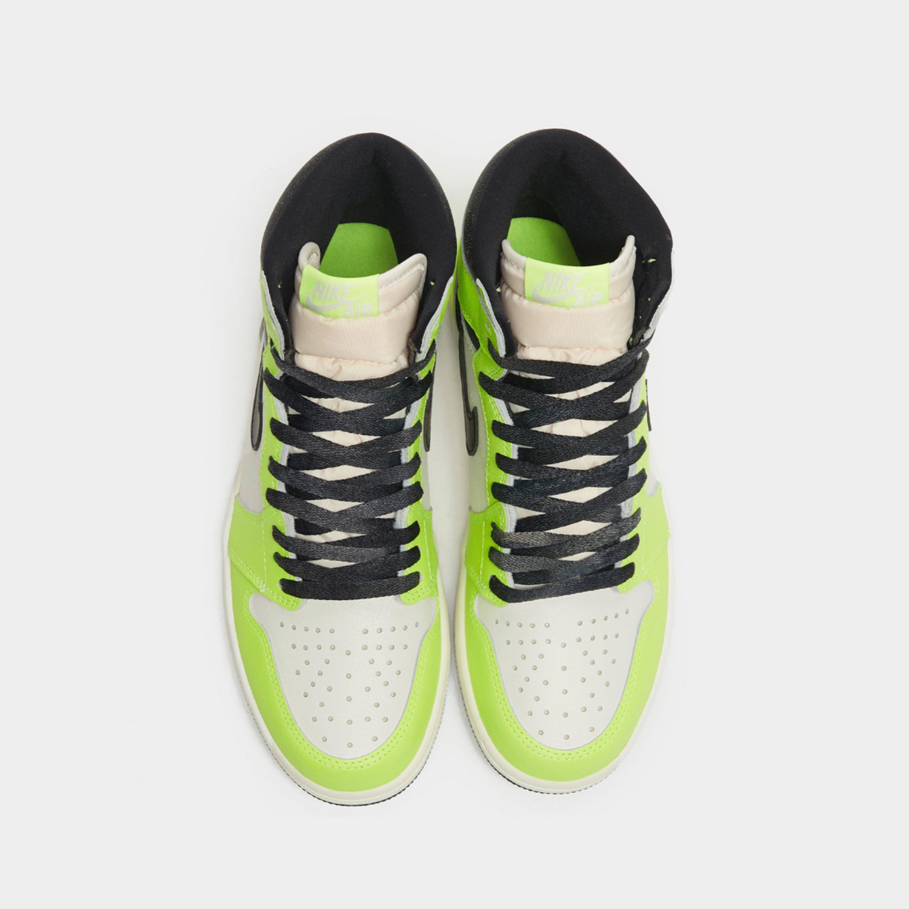 Jordan 1 Retro High OG Volt 착용 스타일 - 4
