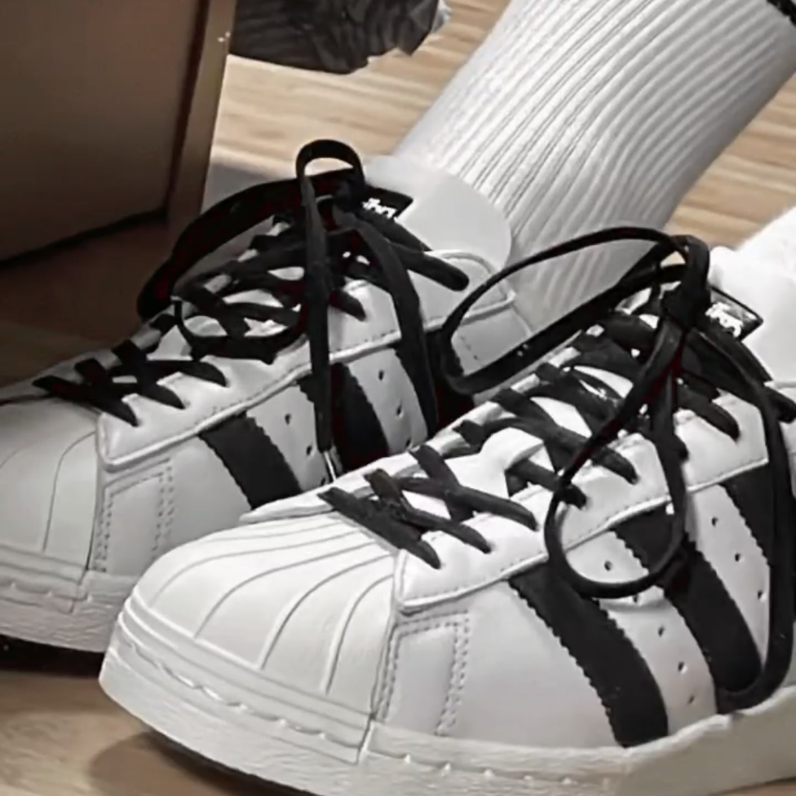 Adidas Superstar Recon White Black 착용 스타일