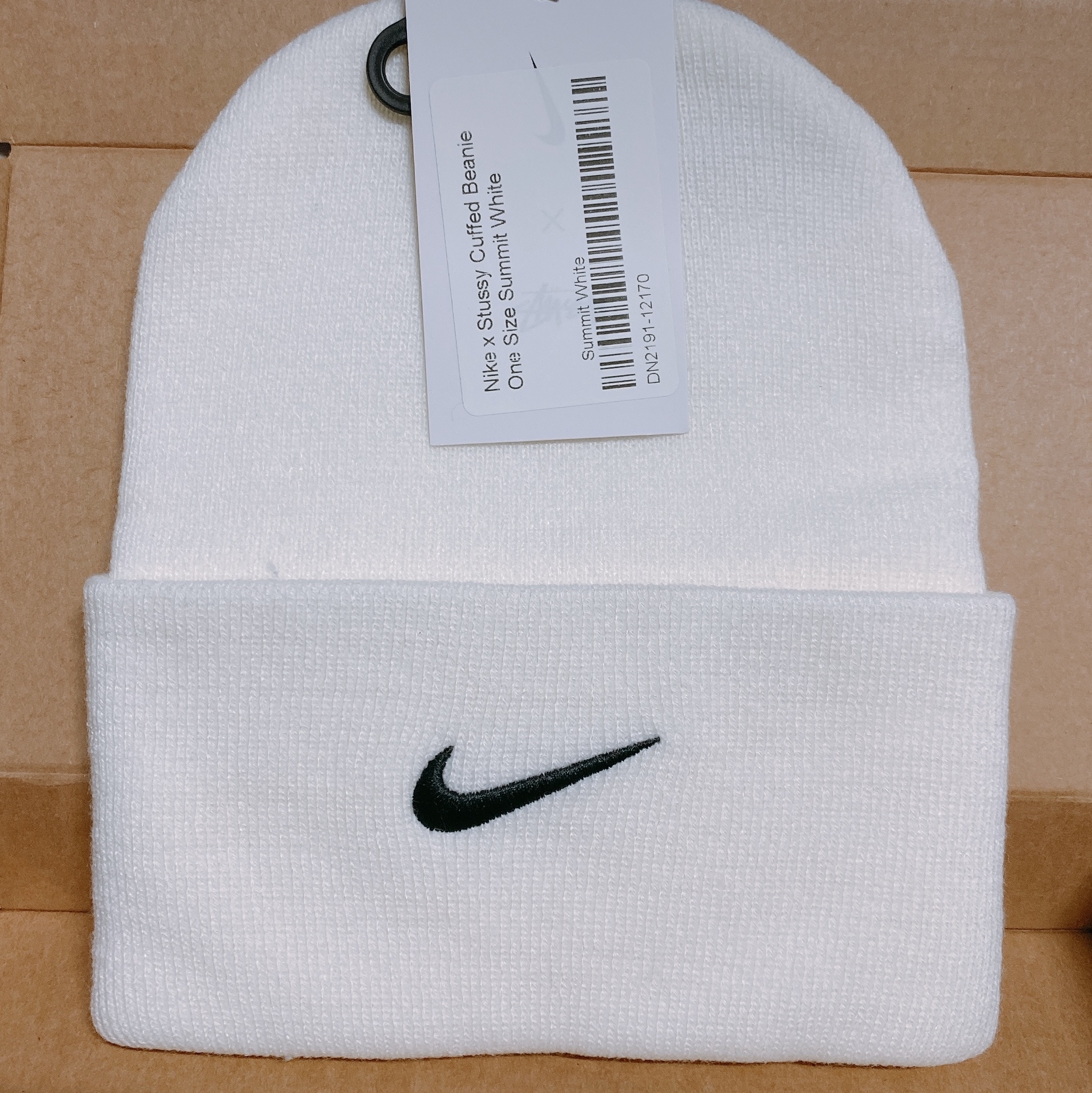 Nike x Stussy NRG Cuffed Beanie Summit White 착용 스타일