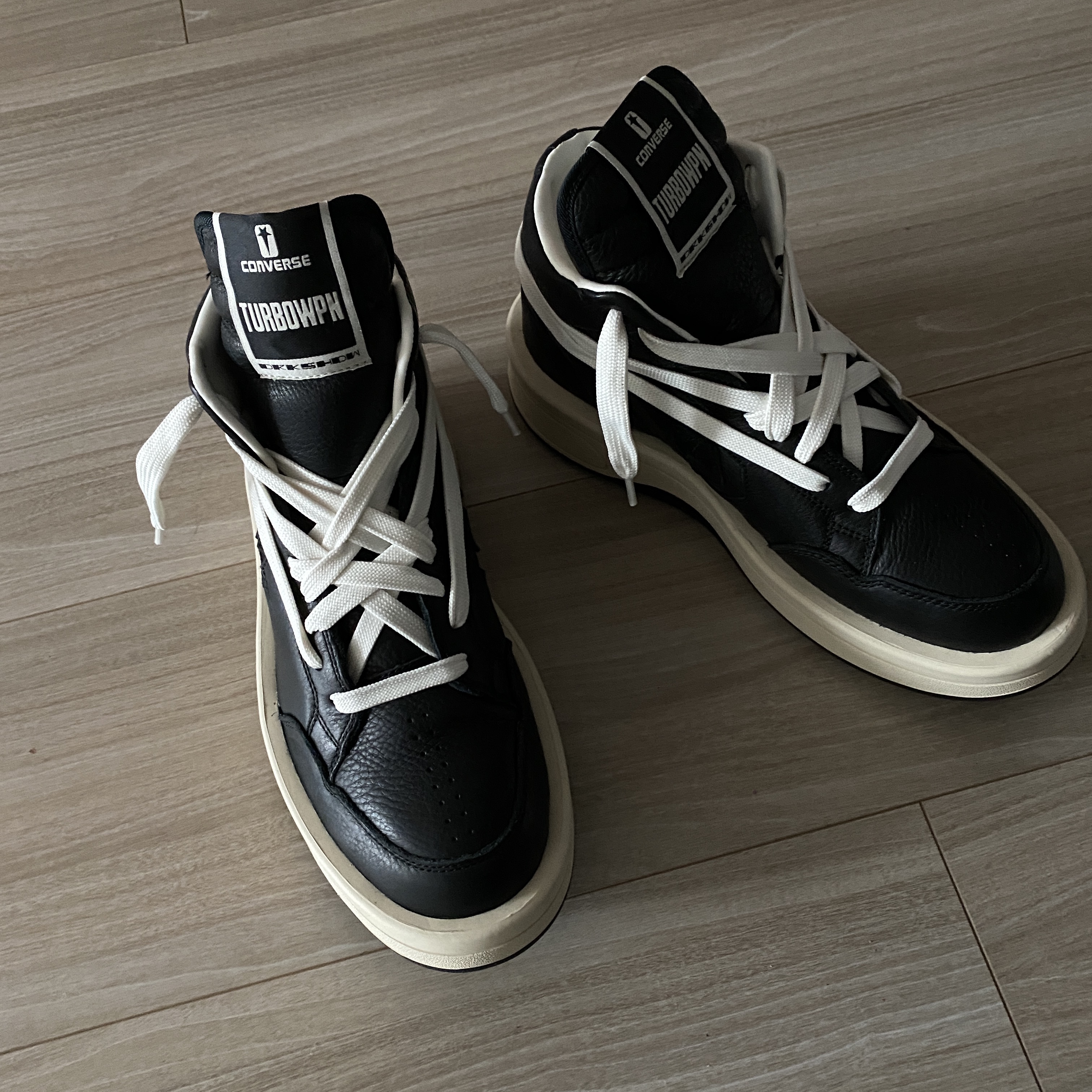 Converse x Drkshdw Turbowpn Black 착용 스타일 - 3