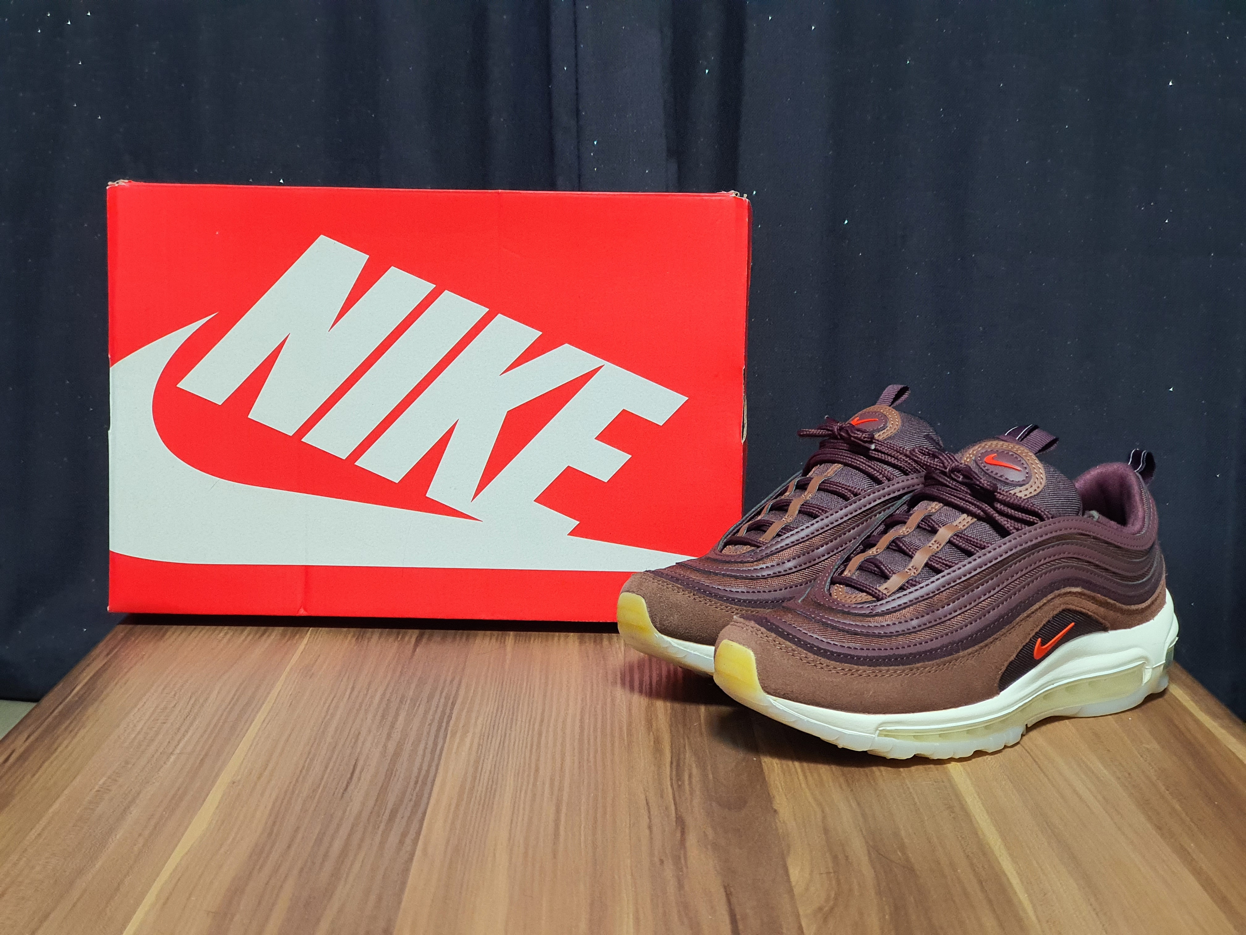 (W) Nike Air Max 97 SE Coffee 착용 스타일 - 2