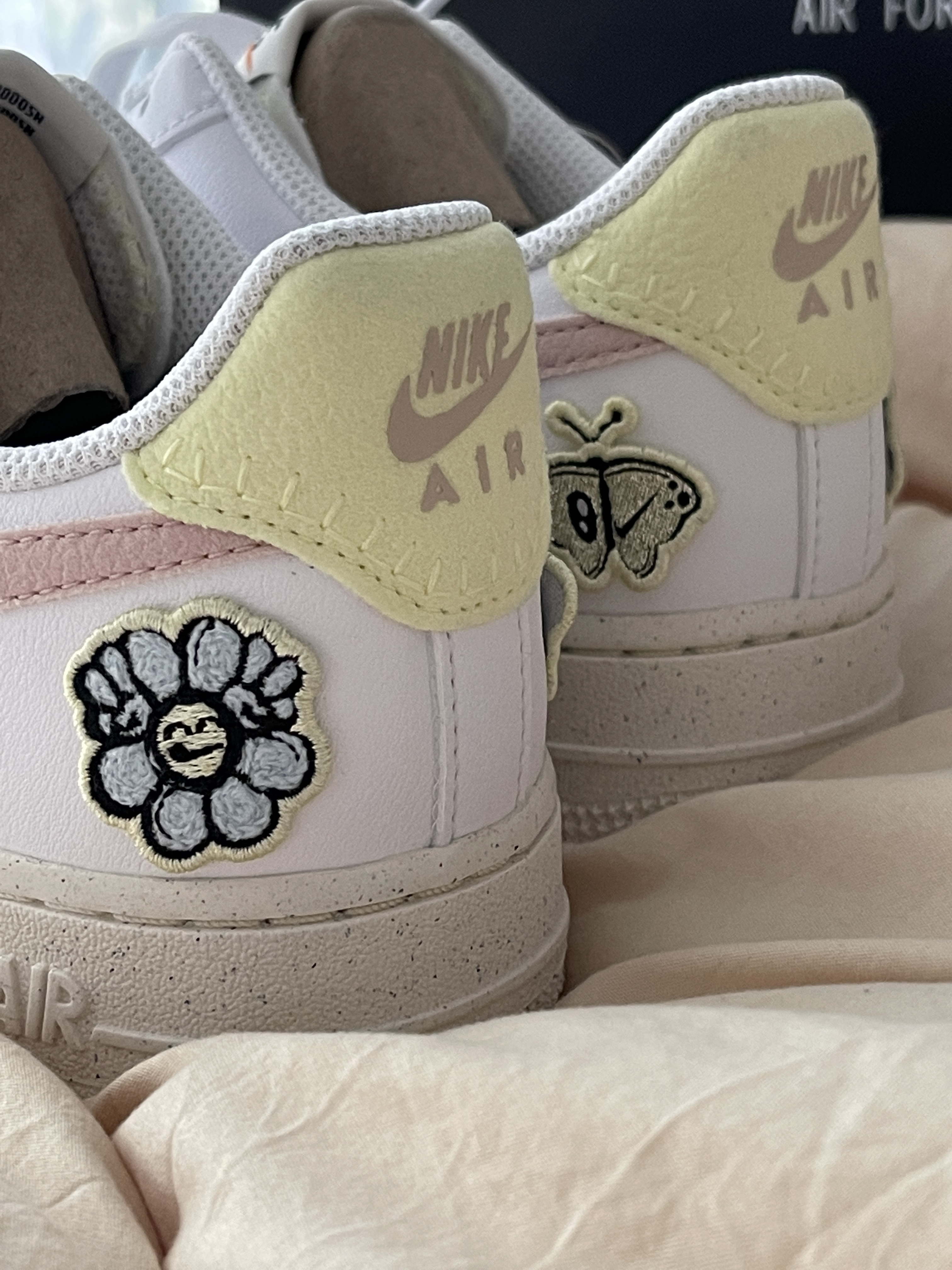 (W) Nike Air Force 1 '07 SE Next Nature White Pink Oxford 착용 스타일 - 1
