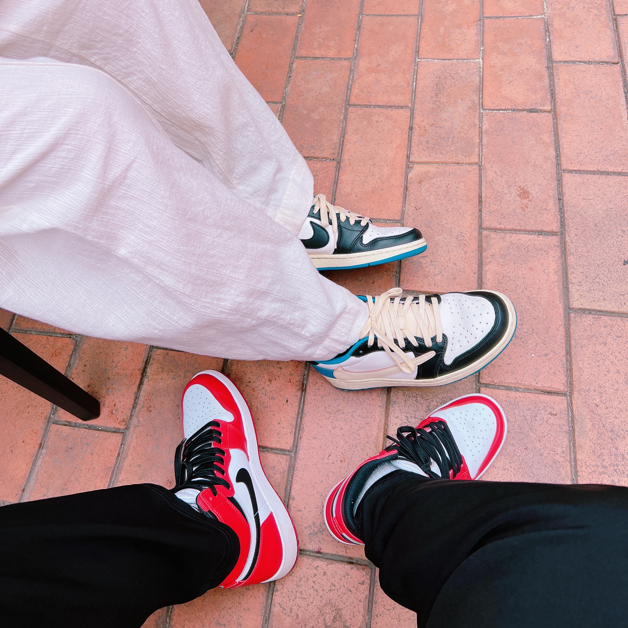 Jordan 1 Retro High OG Chicago 2015, Jordan 1 x Travis Scott x Fragment Retro Low OG SP Military Blue 착용 스타일