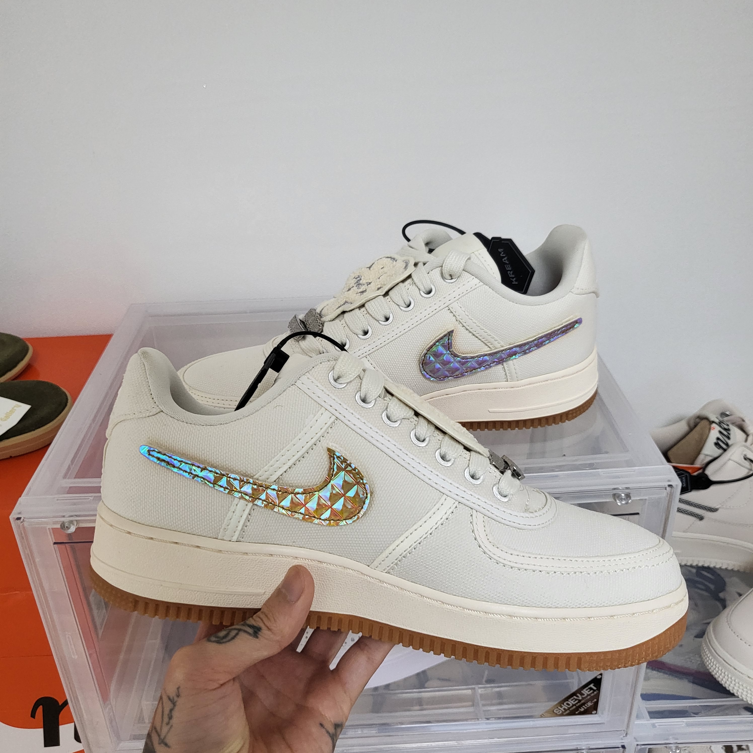 Nike x Travis Scott Air Force 1 Low Sail 착용 스타일 - 2