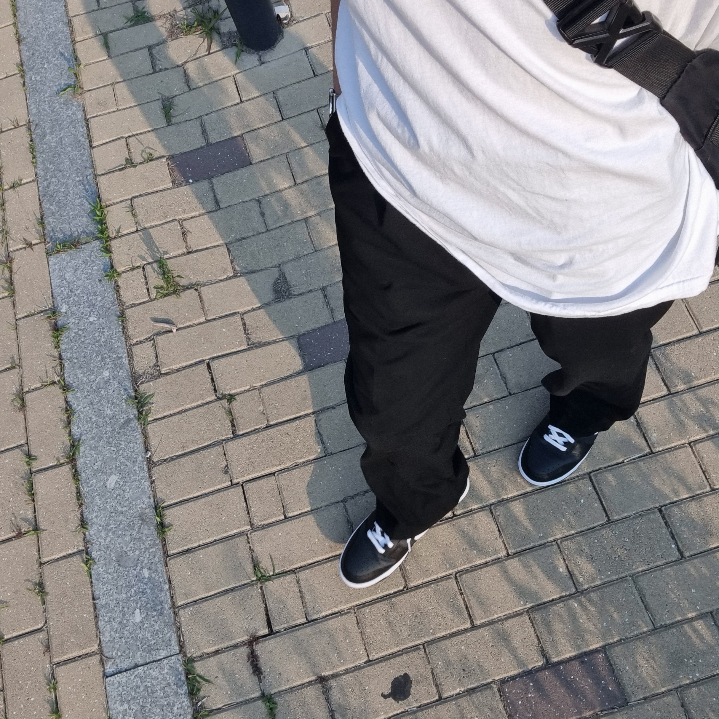 Nike Dunk High Retro Anthracite White Black 착용 스타일 - 2
