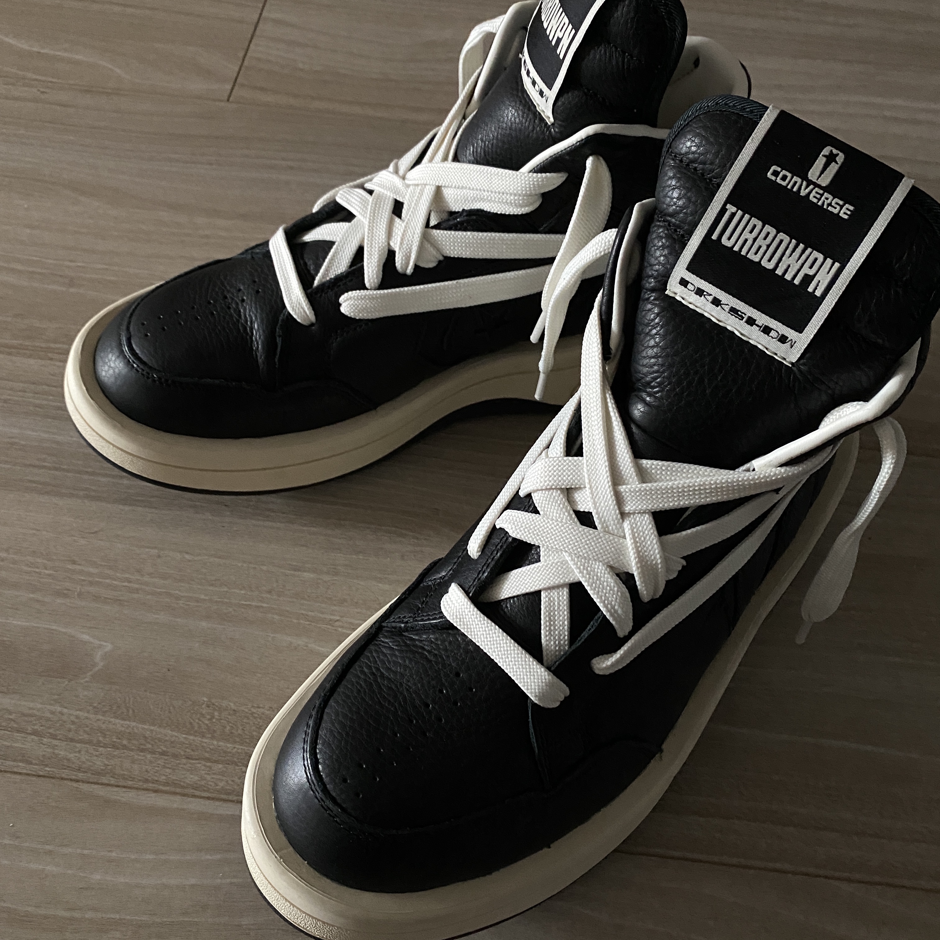 Converse x Drkshdw Turbowpn Black 착용 스타일 - 1