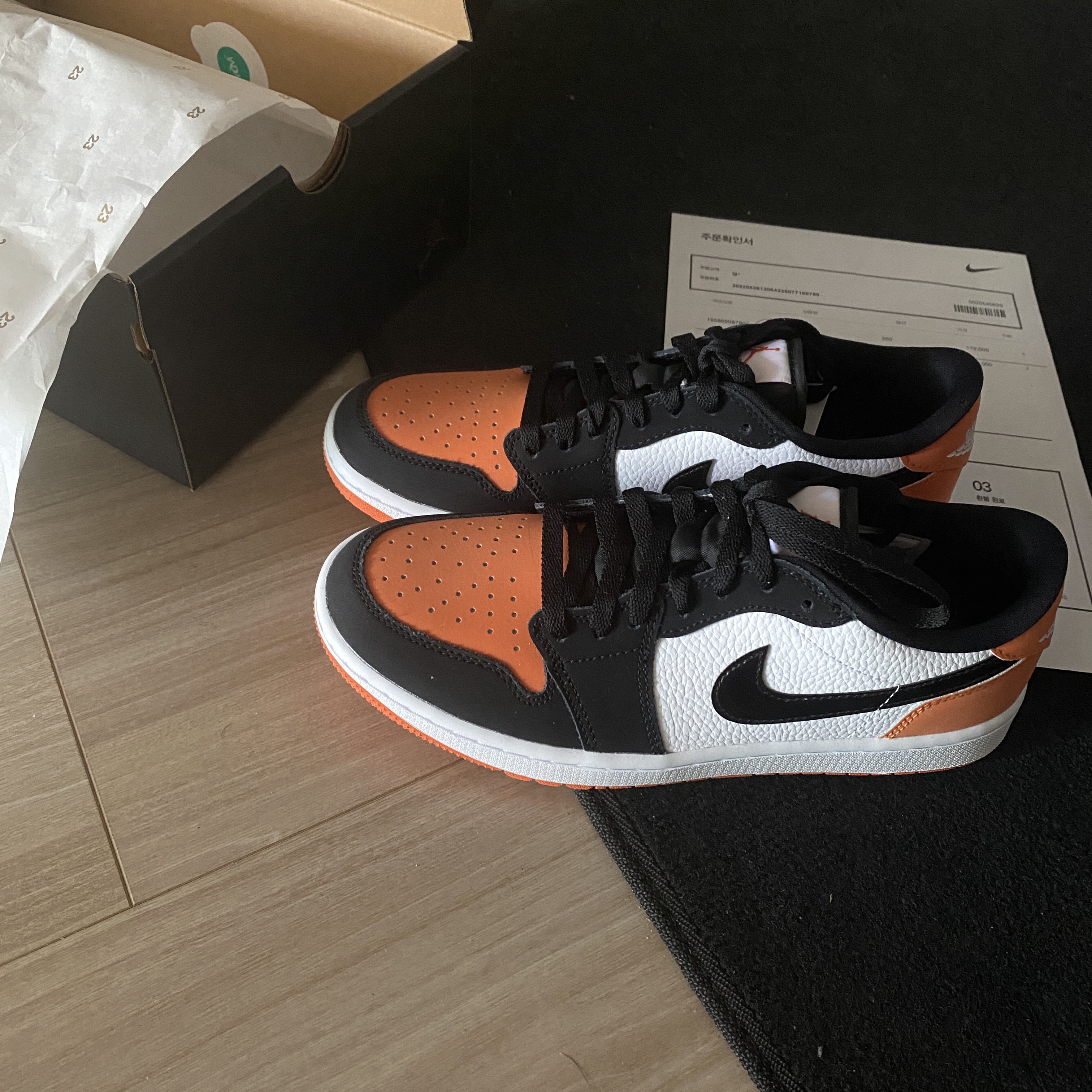 Jordan 1 Low Golf Starfish 착용 스타일 - 1