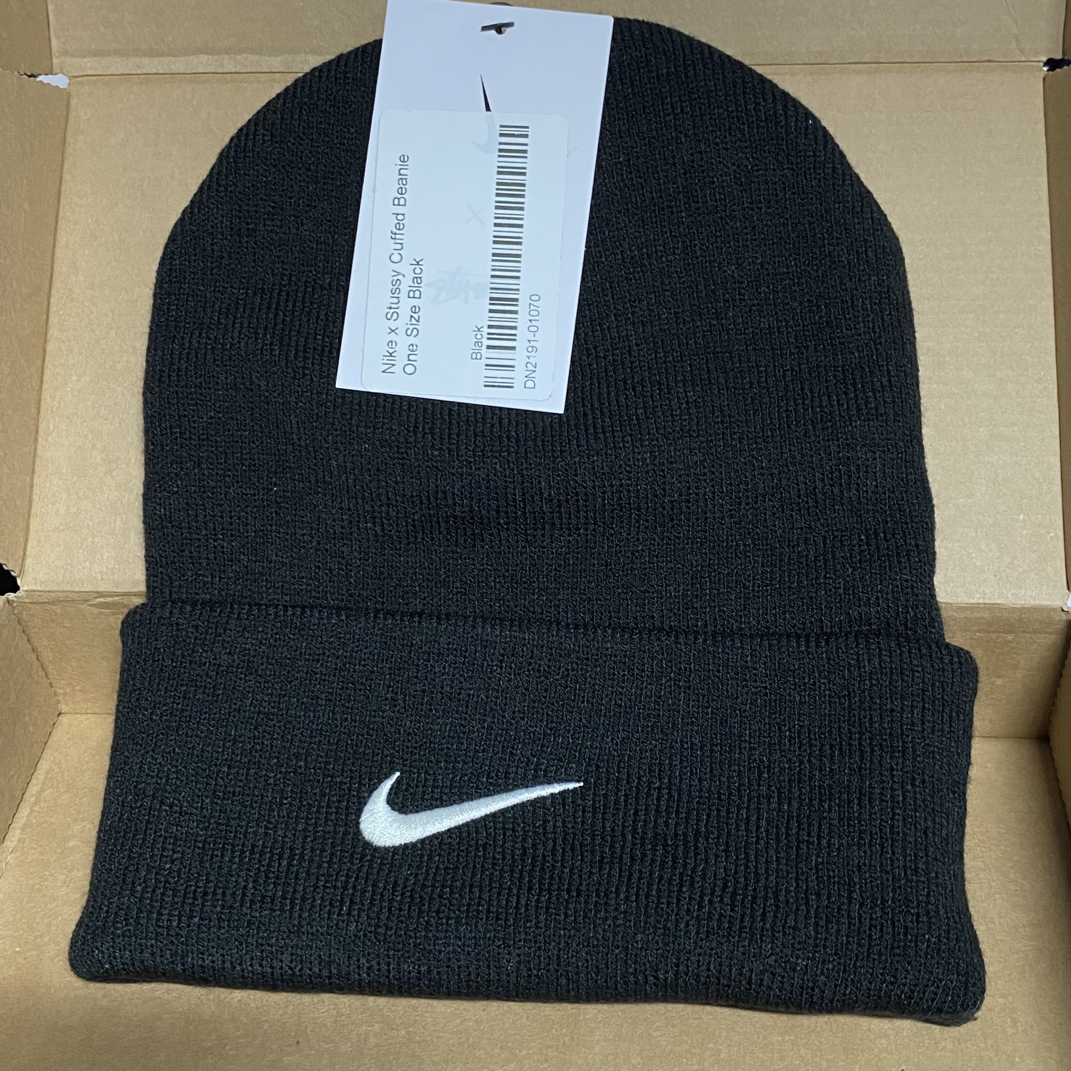 Nike x Stussy NRG Cuffed Beanie Black 착용 스타일 - 2