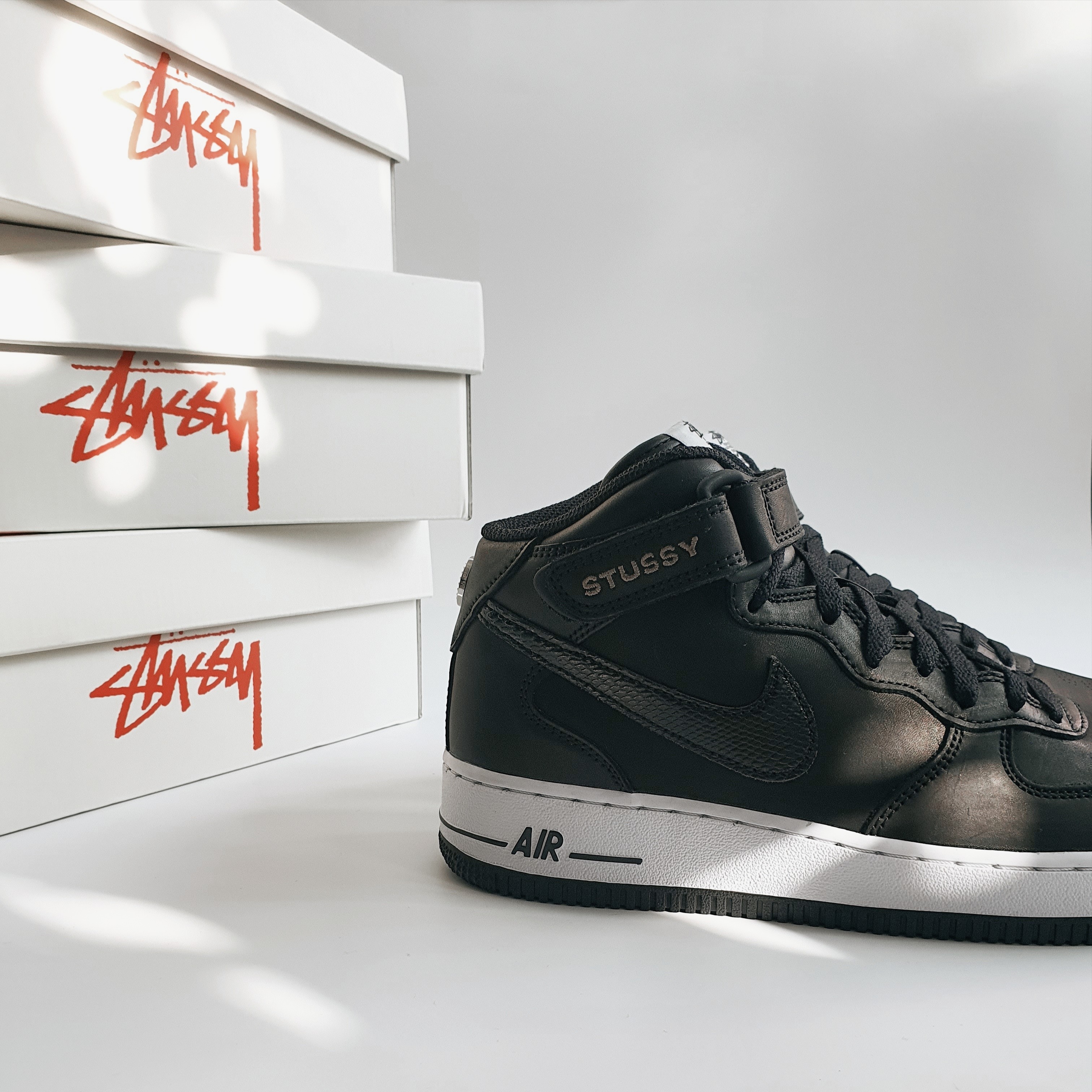 Nike x Stussy Air Force 1 '07 Mid SP Black 착용 스타일