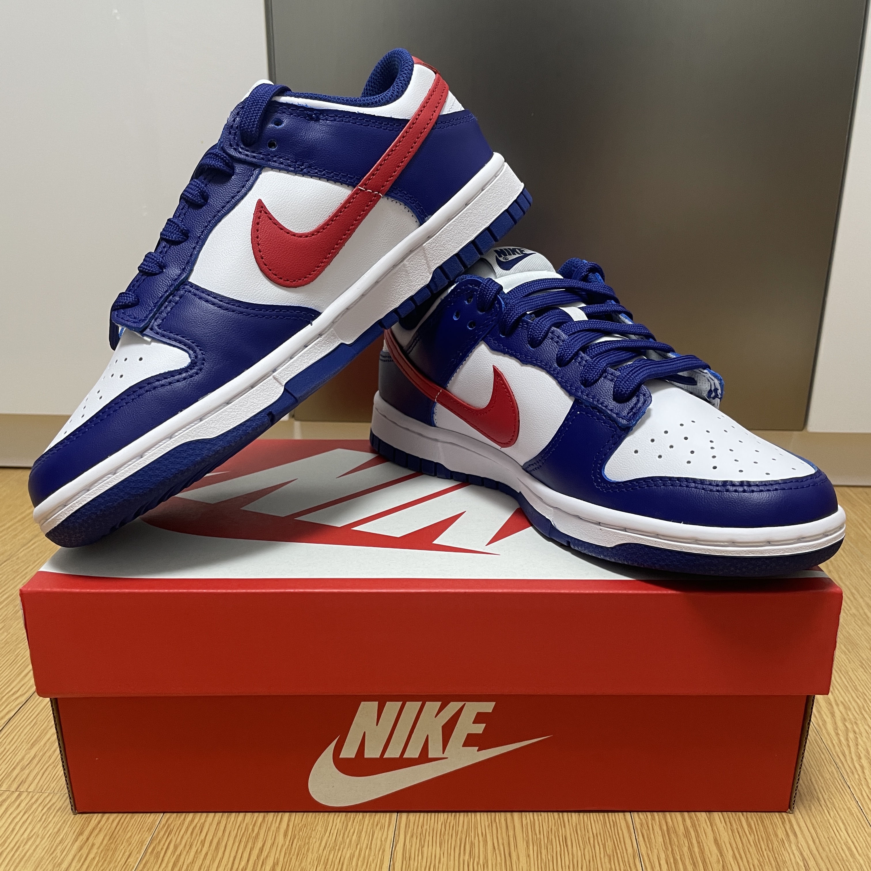 (W) Nike Dunk Low White and University Red 착용 스타일