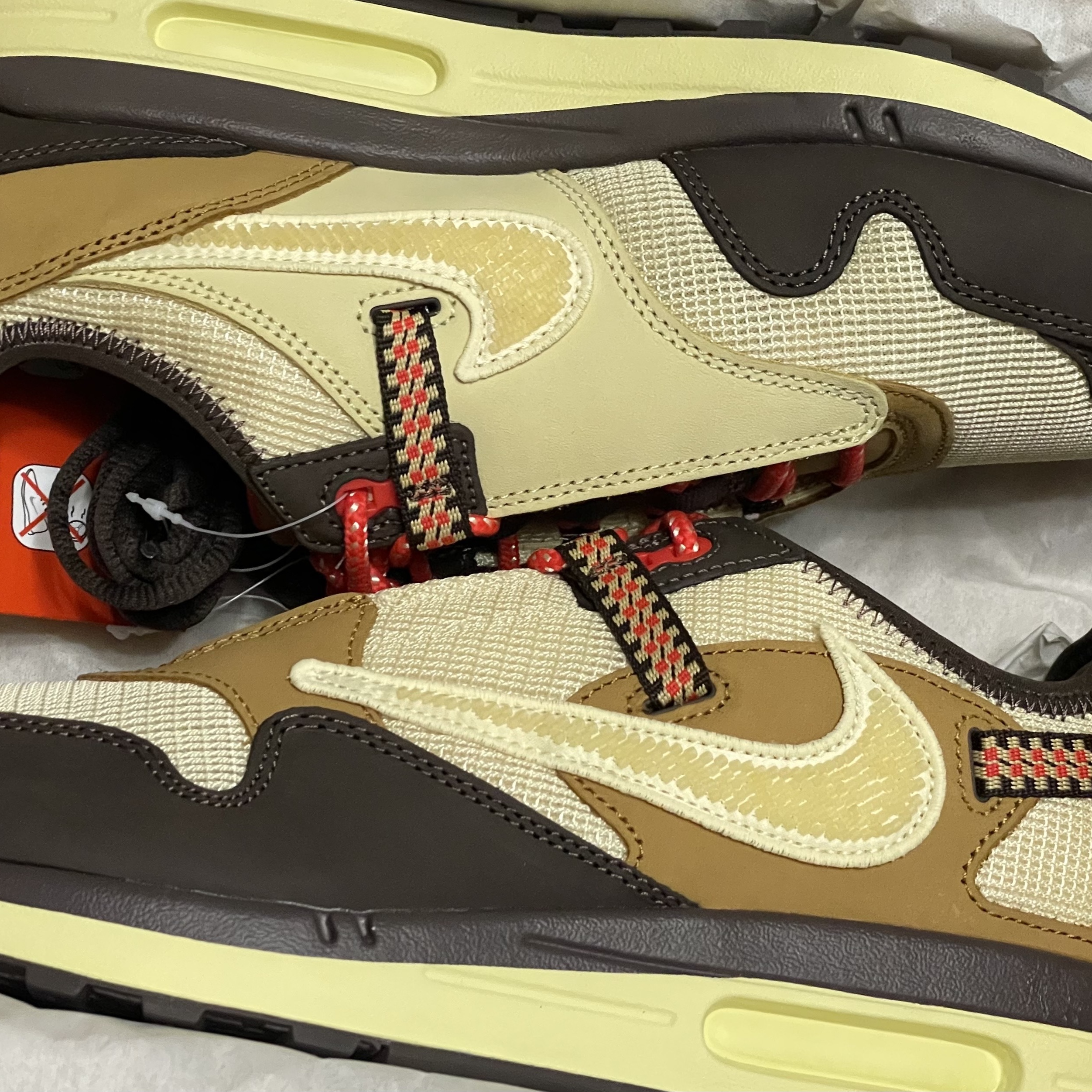 Nike x Travis Scott Air Max 1 Cact.us Brown 착용 스타일