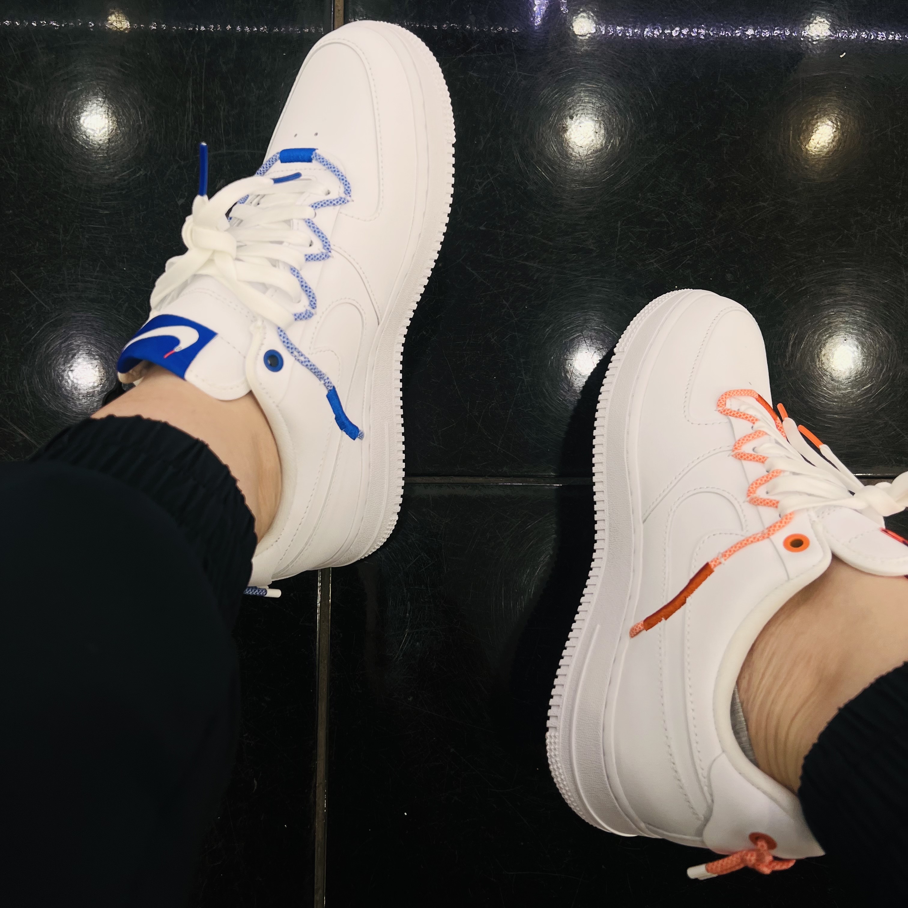 (W) Nike Air Force 1 '07 LX White Safety Orange 착용 스타일
