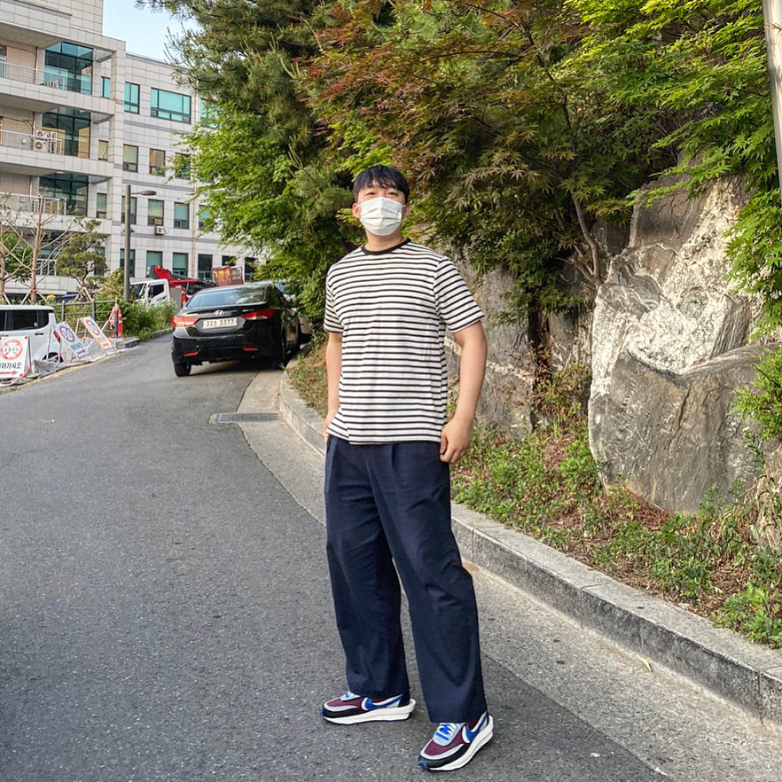 Nike x Sacai x Undercover LDWaffle Night Maroon Team Royal 착용 스타일