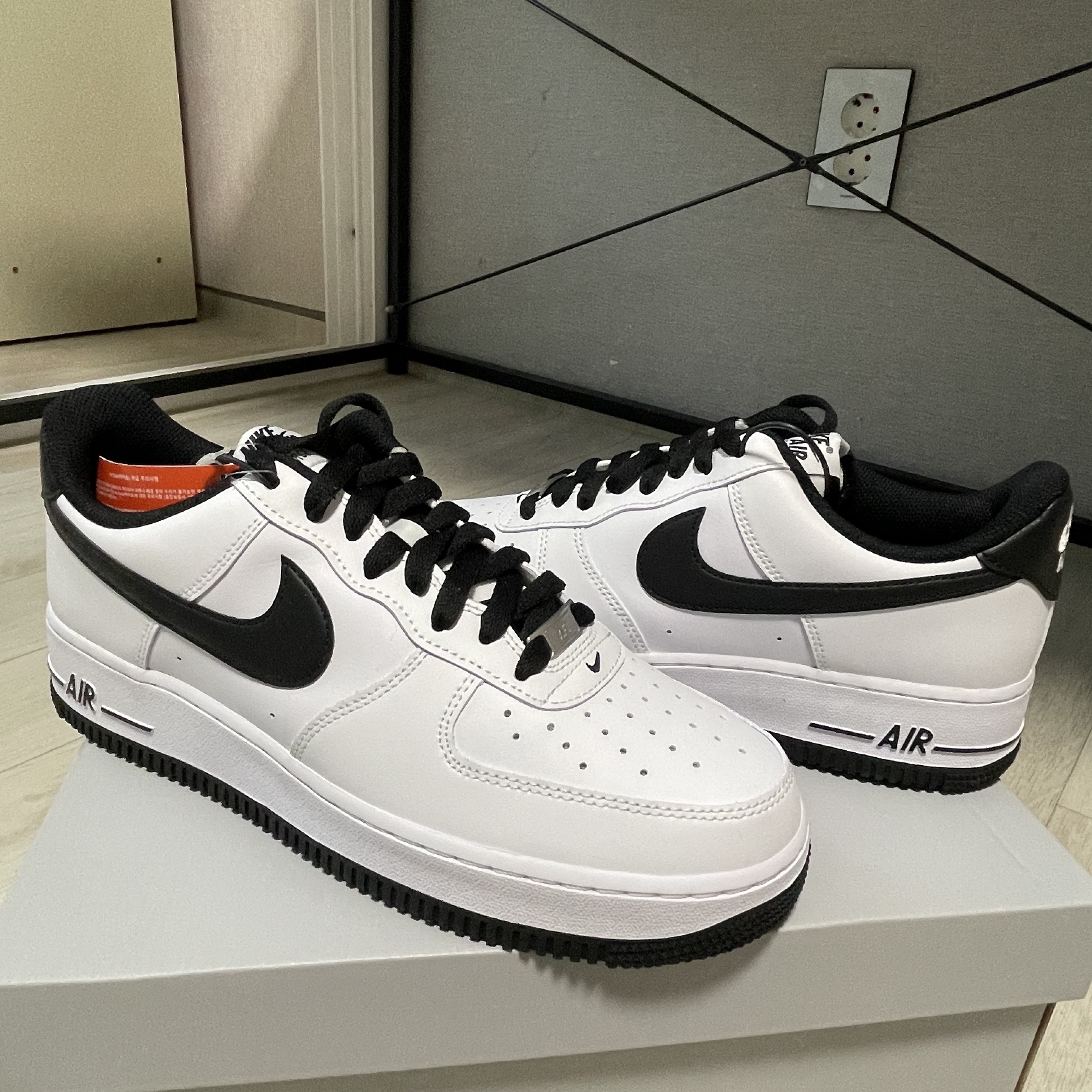 Nike Air Force 1 '07 White Black 착용 스타일