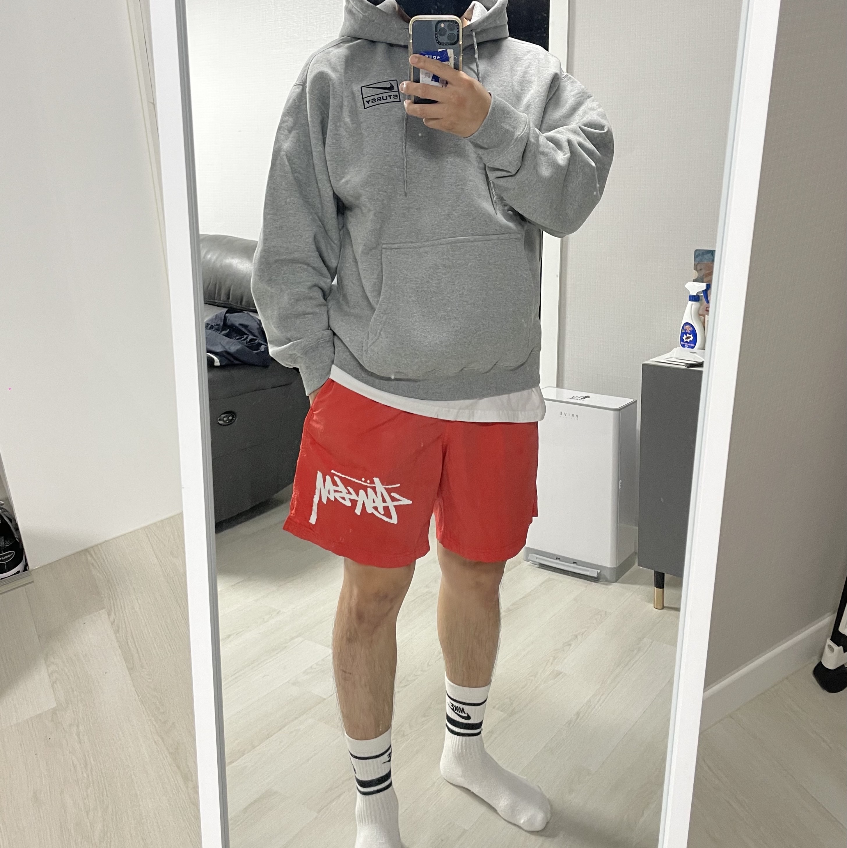 Nike x Stussy NRG RA Pullover Hoodie Dark Grey Heather (DJ9488-063), Nike x Stussy NRG RA Fleece Pants Dark Grey Heather (DJ9490-063) 착용 스타일 - 4