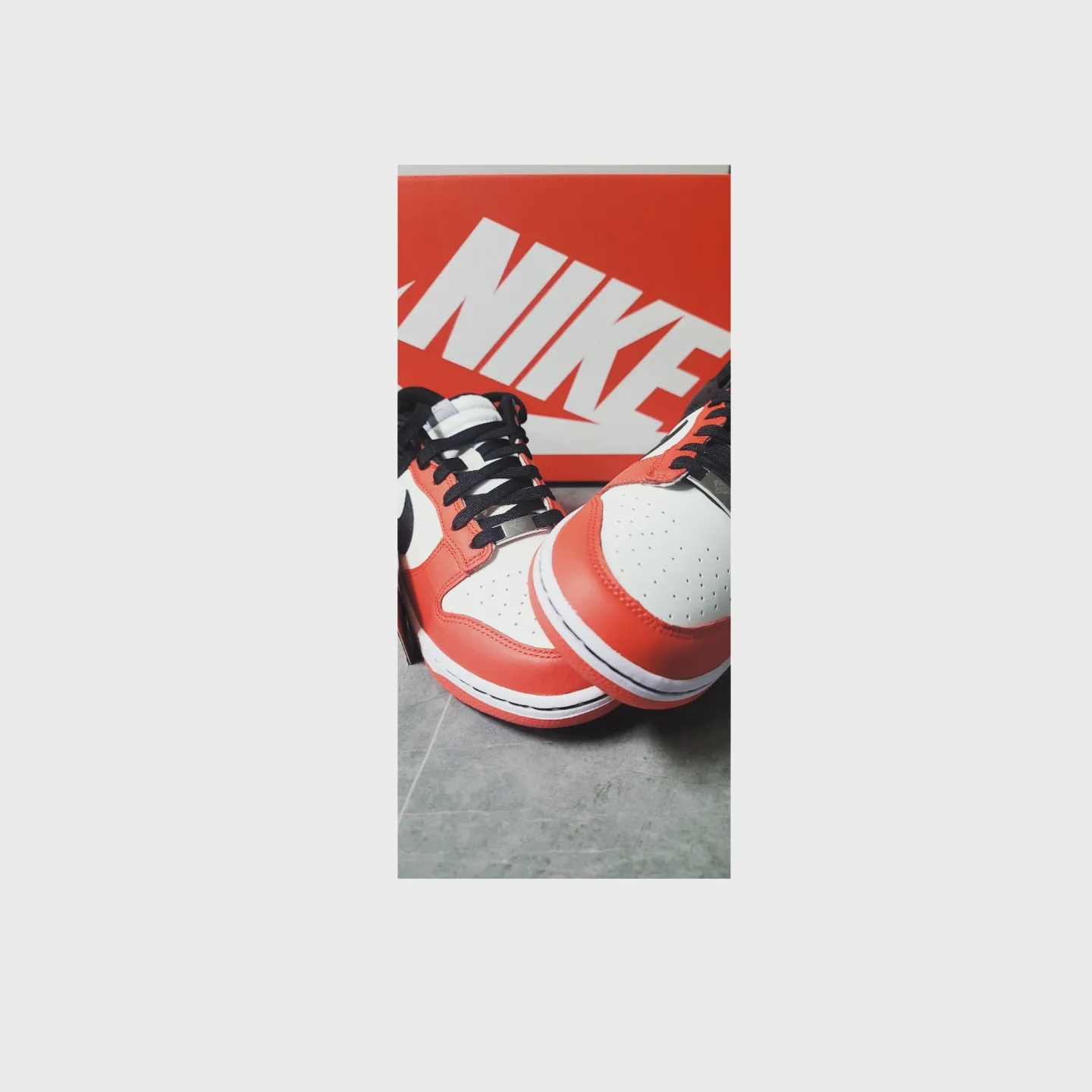 Nike x NBA Dunk Low Retro EMB Black and Chile Red 착용 스타일