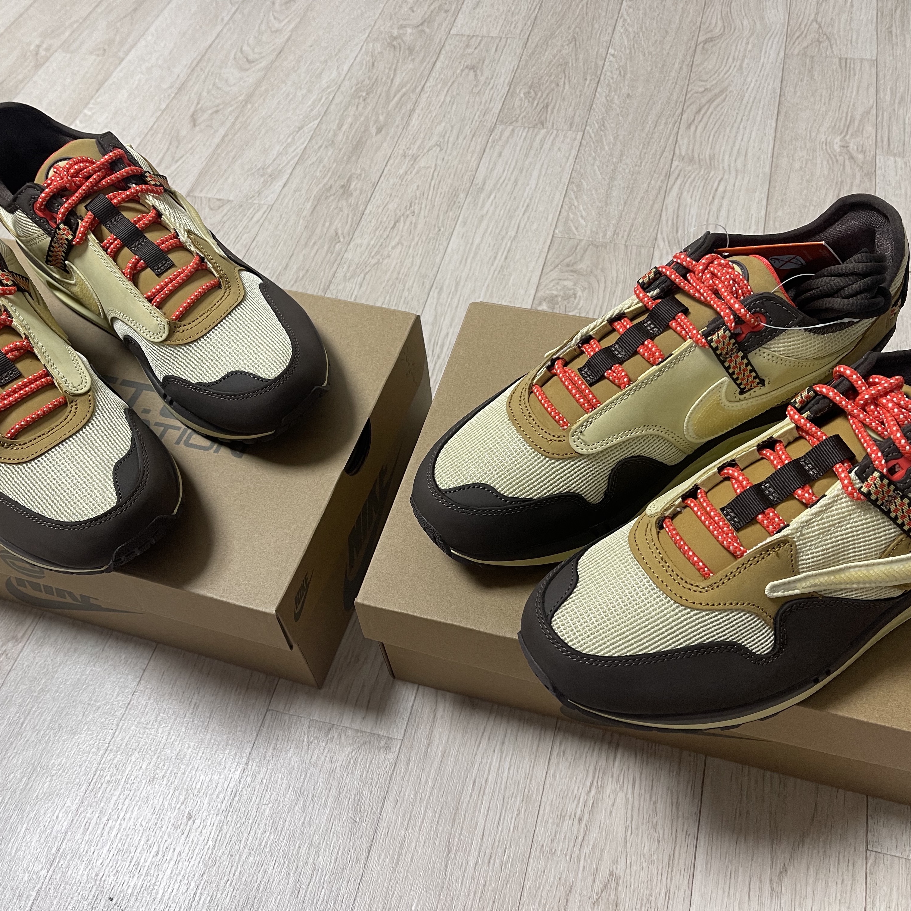 Nike x Travis Scott Air Max 1 Cact.us Brown 착용 스타일