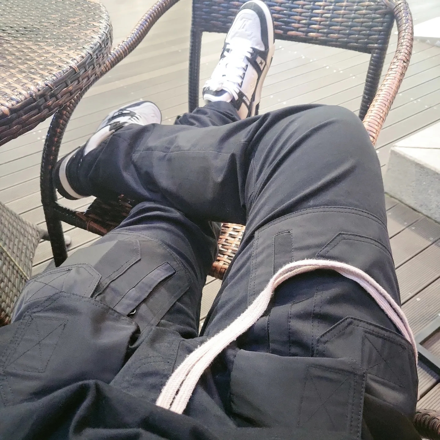 Louis Vuitton LV Trainer Sneakers Monogram Denim Black 착용 스타일