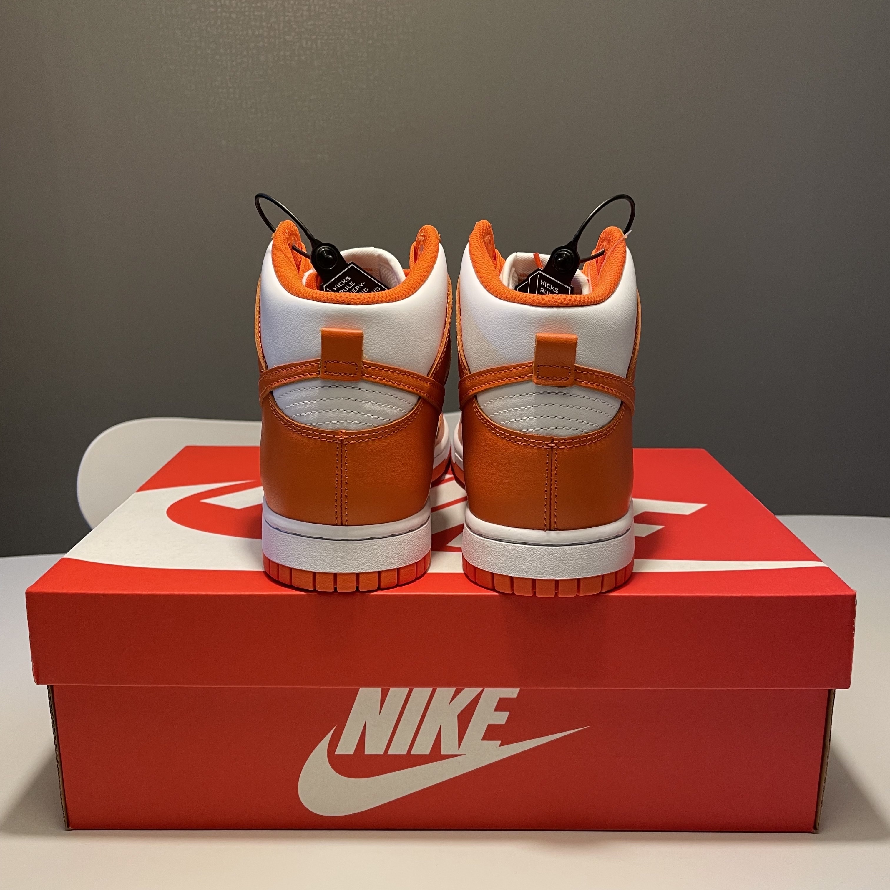 Nike Dunk High Retro Orange Blaze 착용 스타일 - 3