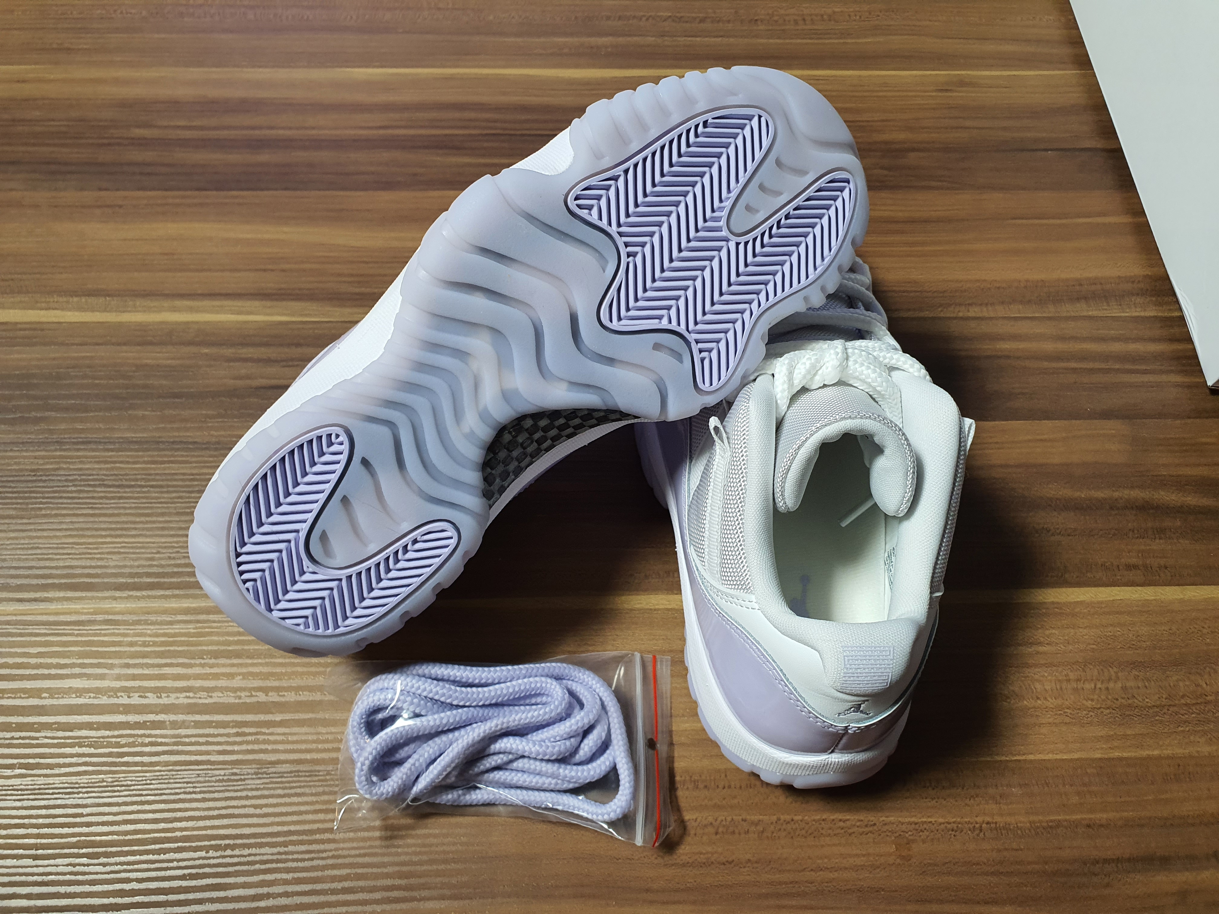 (W) Jordan 11 Retro Low Pure Violet 착용 스타일 - 4