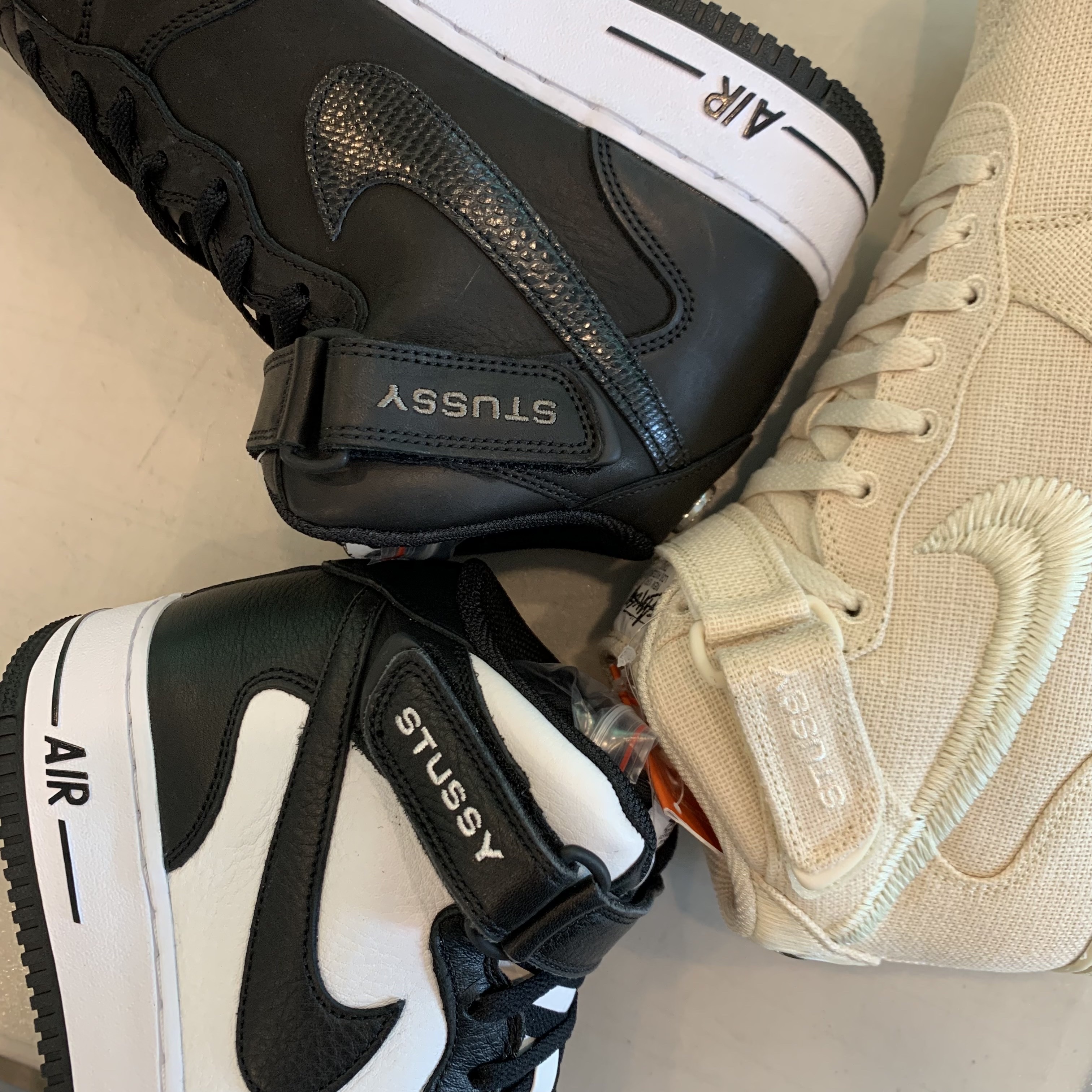 Nike x Stussy Air Force 1 '07 Mid SP Black and Light Bone, Nike x Stussy Air Force 1 '07 Mid SP Fossil 착용 스타일
