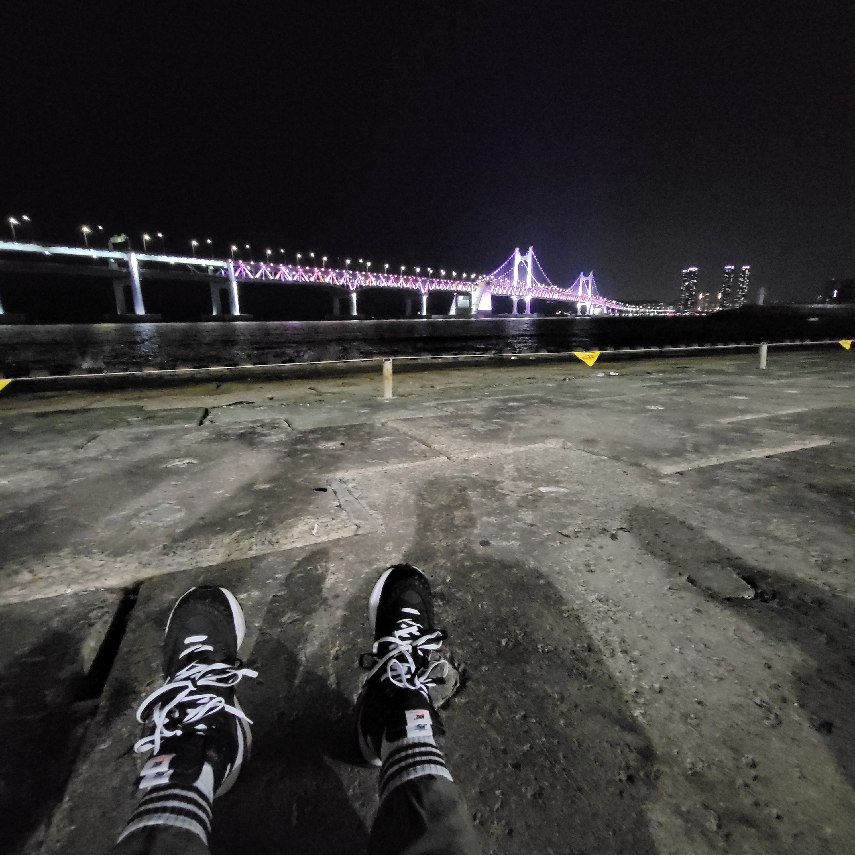 Nike x Sacai x Jean Paul Gaultier VaporWaffle Black White 착용 스타일