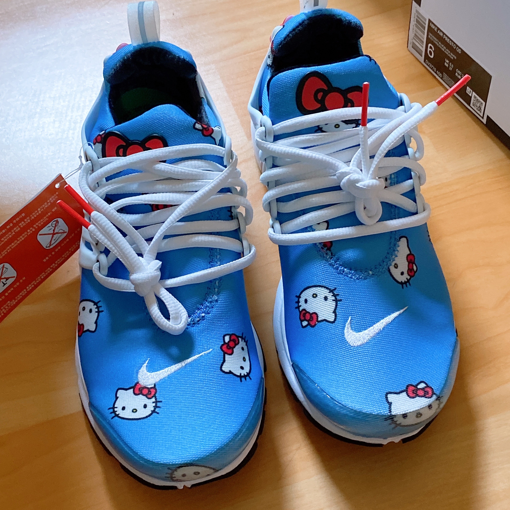 Nike x Hello Kitty Air Presto University Blue 착용 스타일 - 1