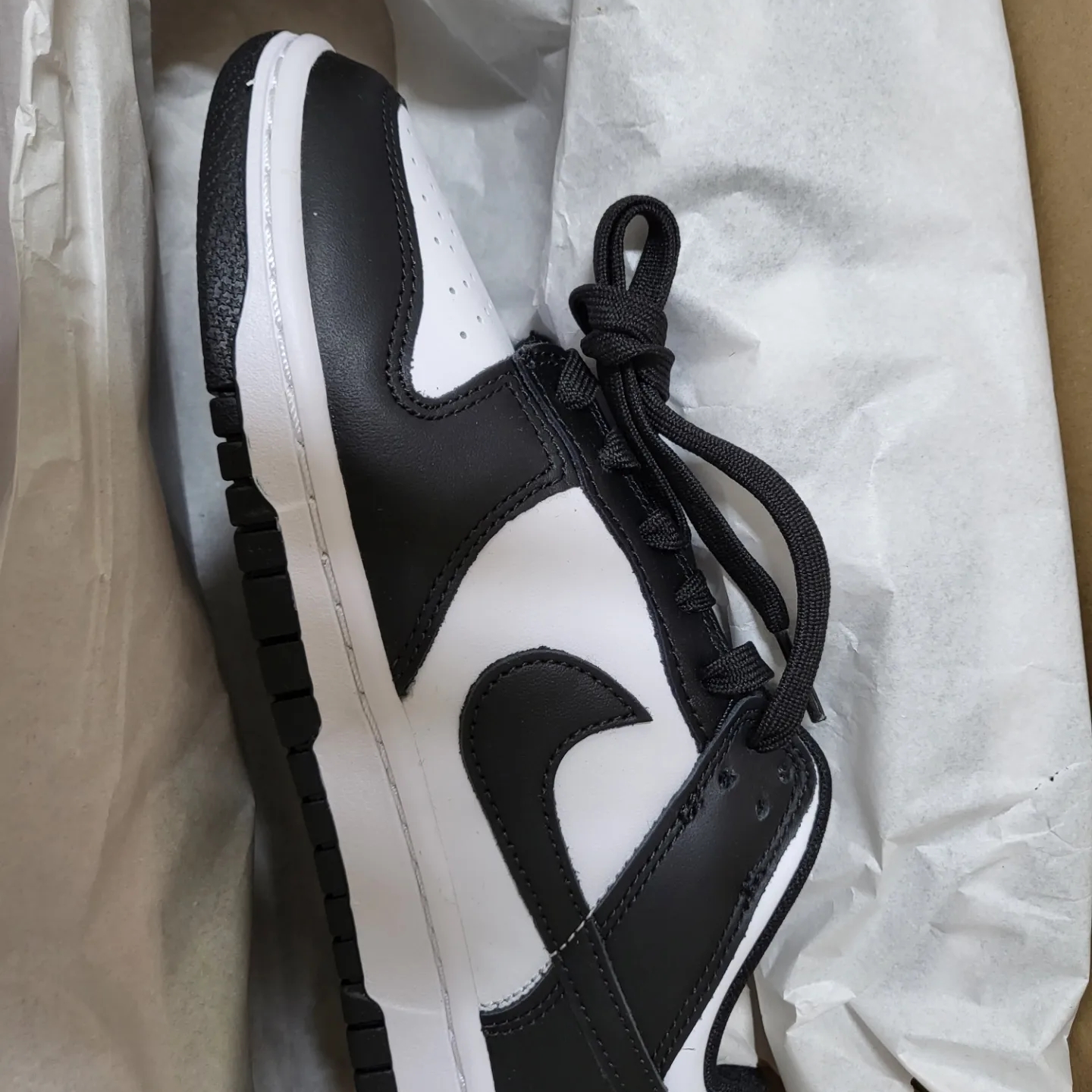 Nike Dunk Low Retro Black 착용 스타일 - 2