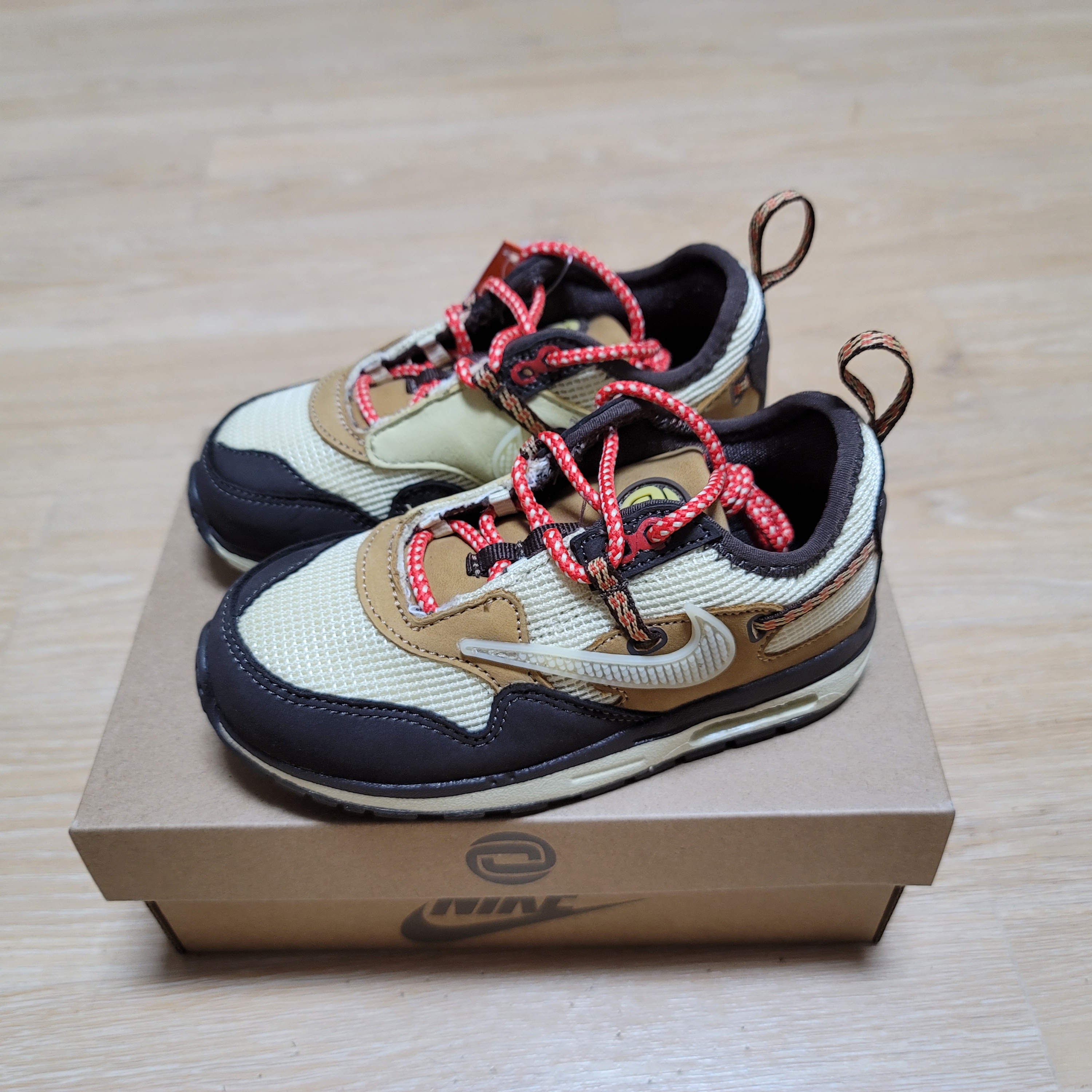 (TD) Nike x Travis Scott Air Max 1 Cact.us Brown 착용 스타일