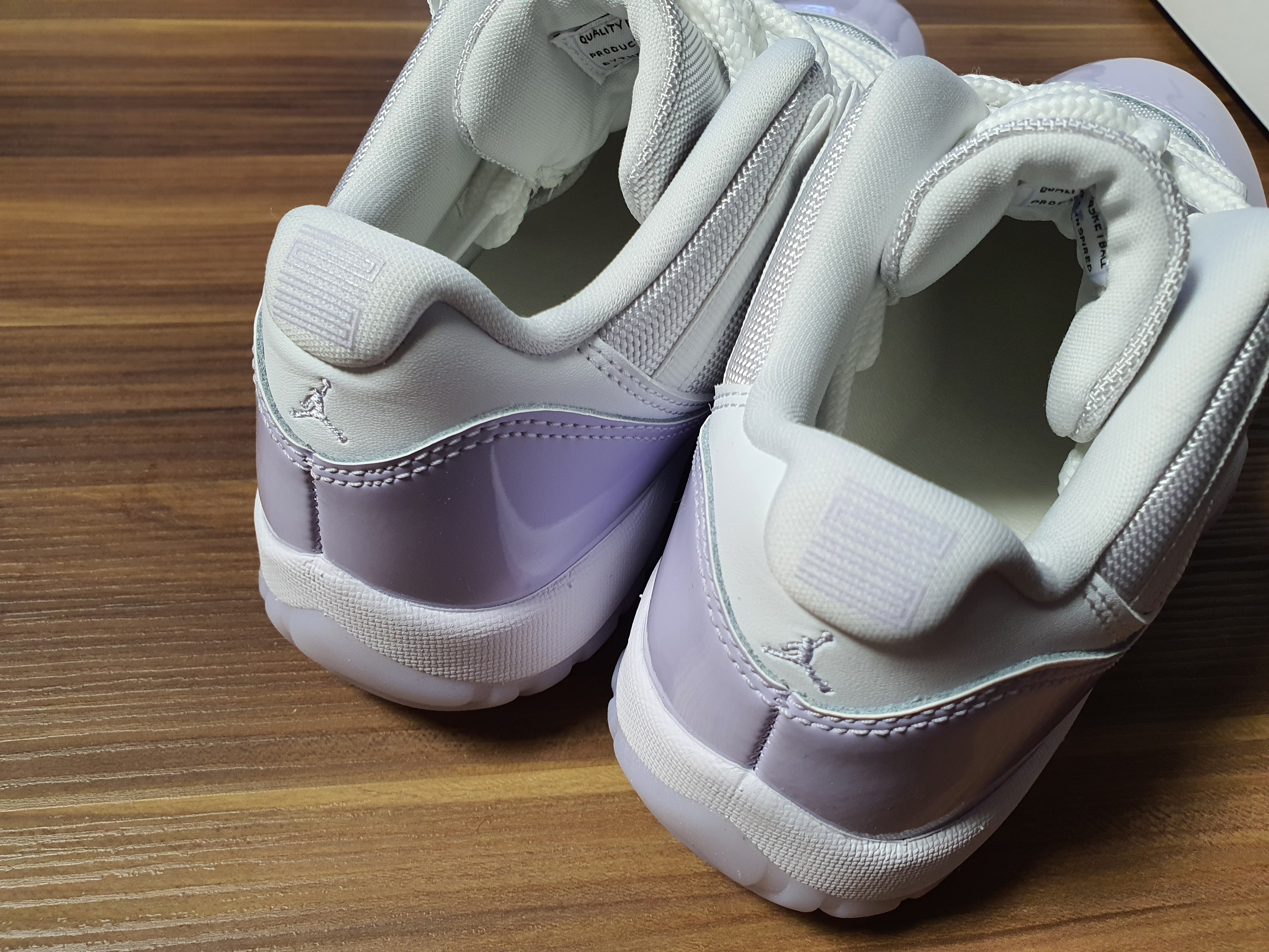 (W) Jordan 11 Retro Low Pure Violet 착용 스타일 - 3