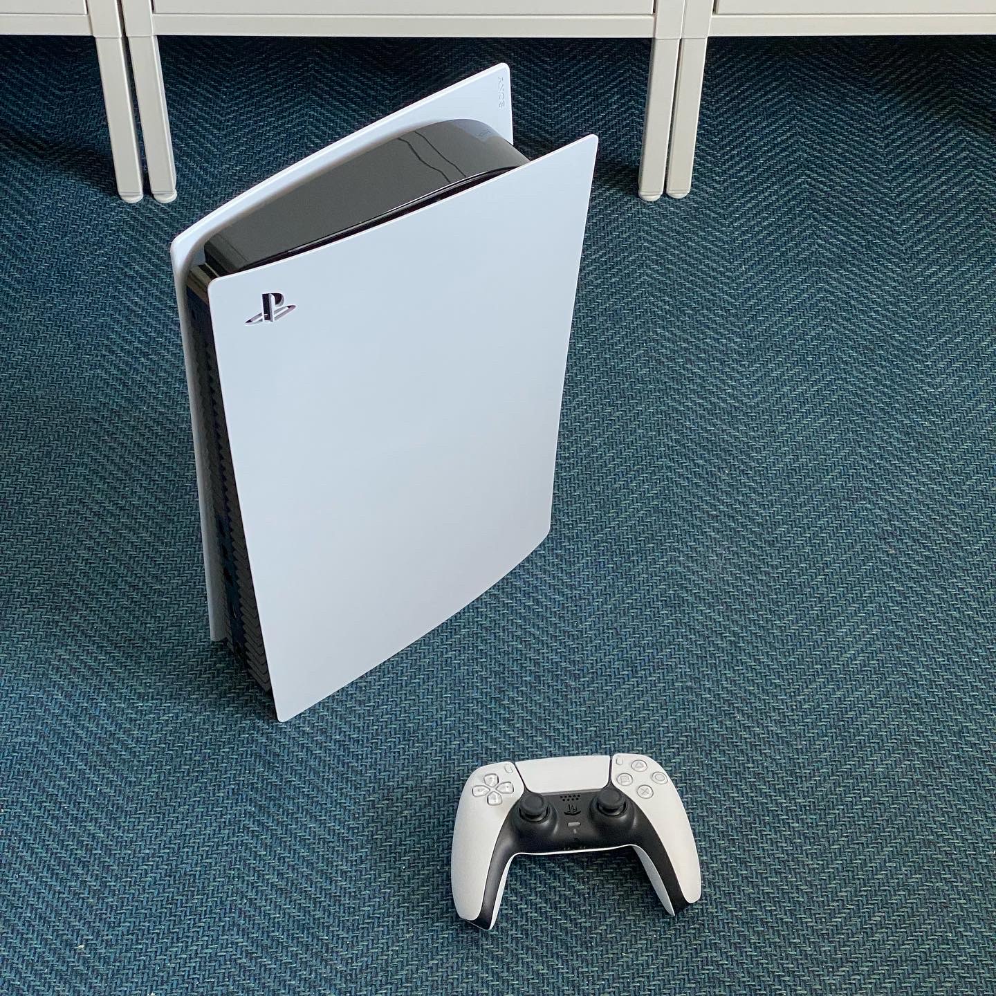 Playstation 5 Blu-ray Edition (SIEK 220V) 착용 스타일 - 2