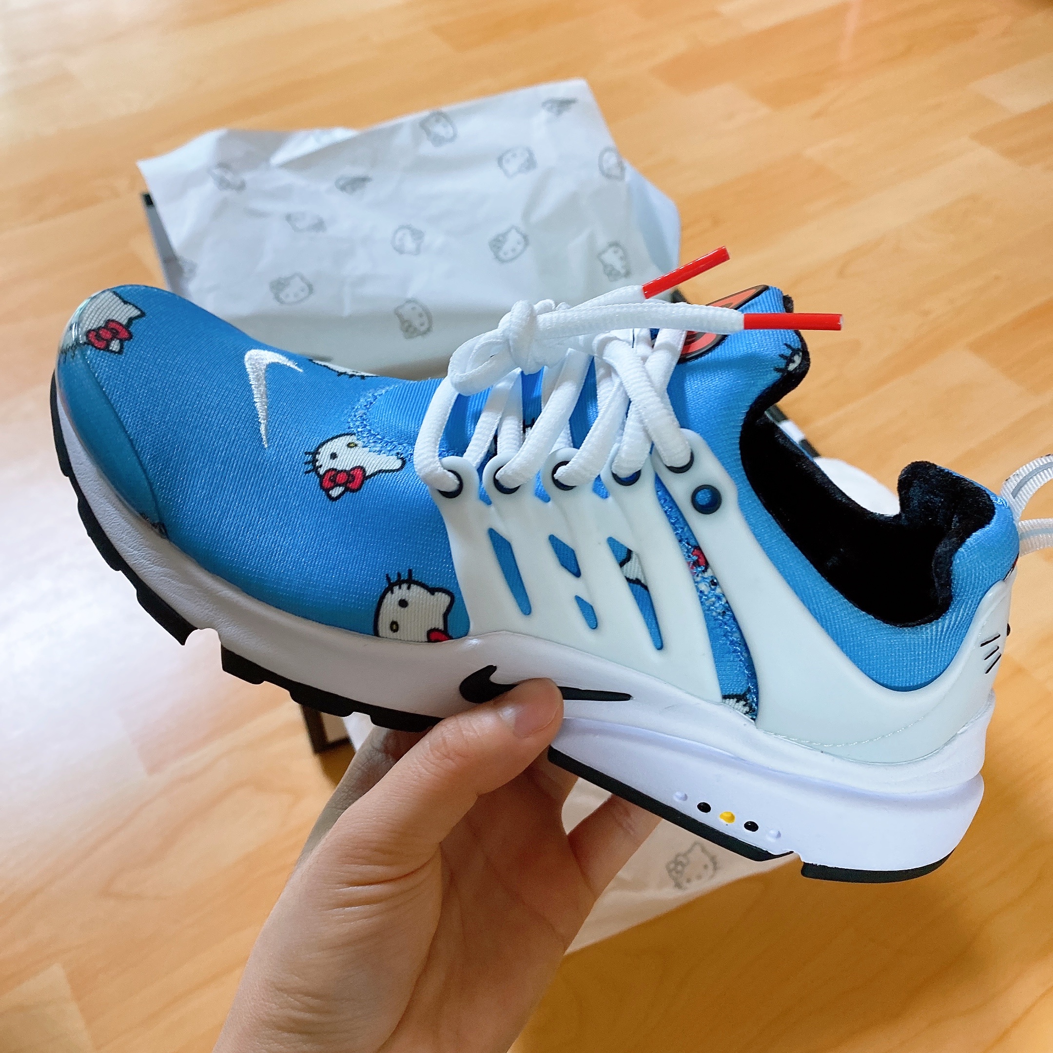 Nike x Hello Kitty Air Presto University Blue 착용 스타일 - 4