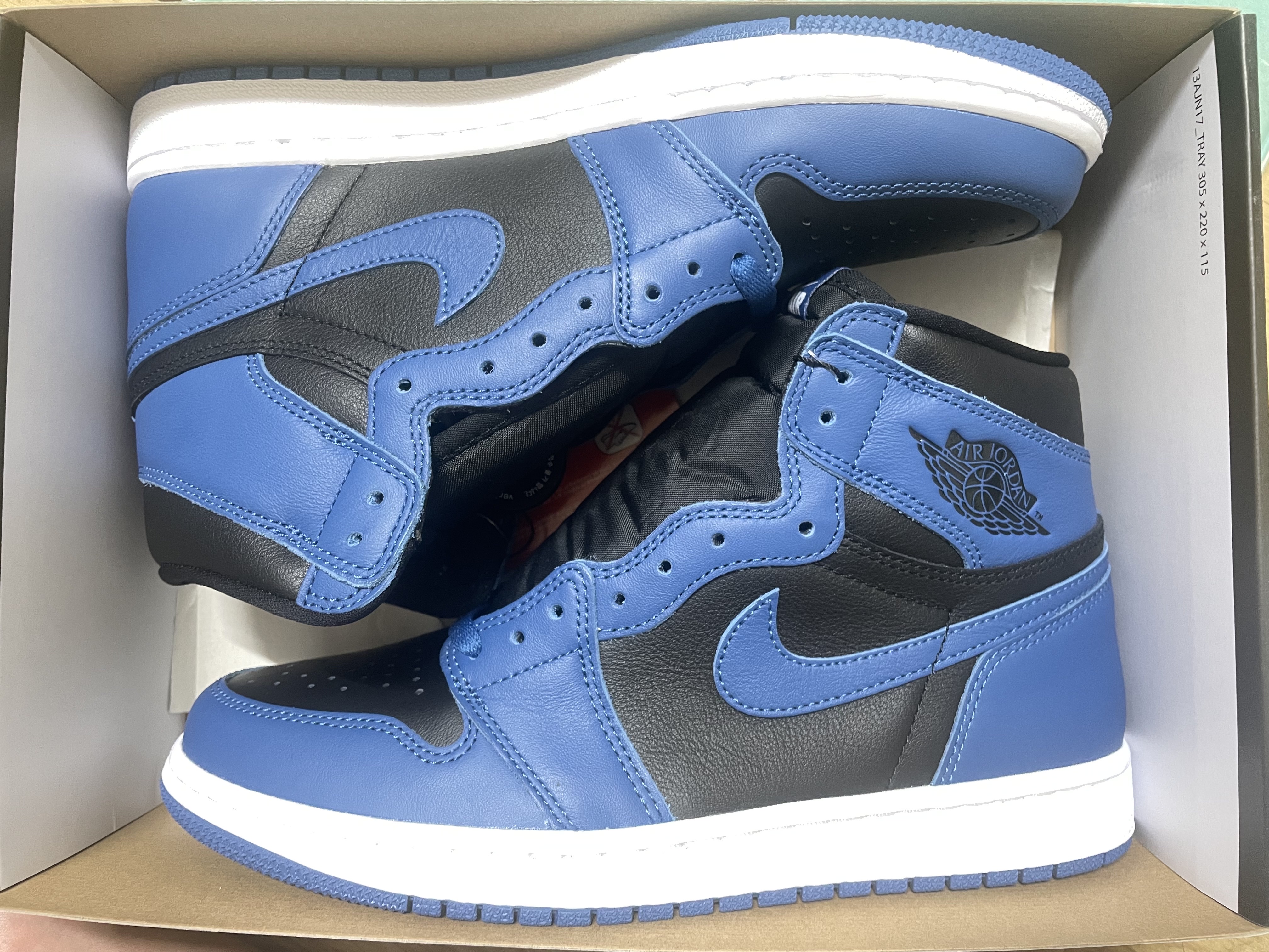 Jordan 1 Retro High OG Dark Marina Blue 착용 스타일
