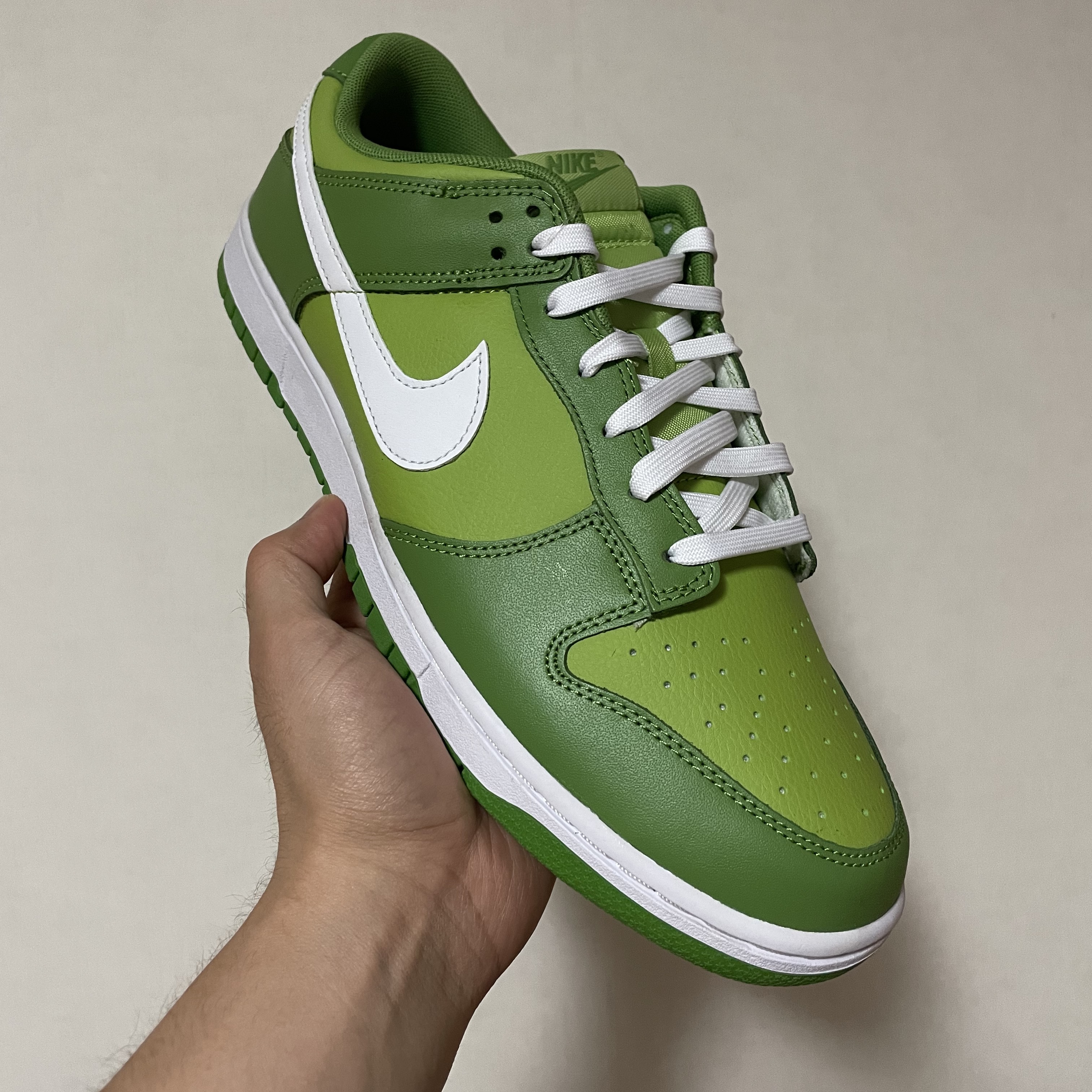 Nike Dunk Low Retro Vivid Green 착용 스타일
