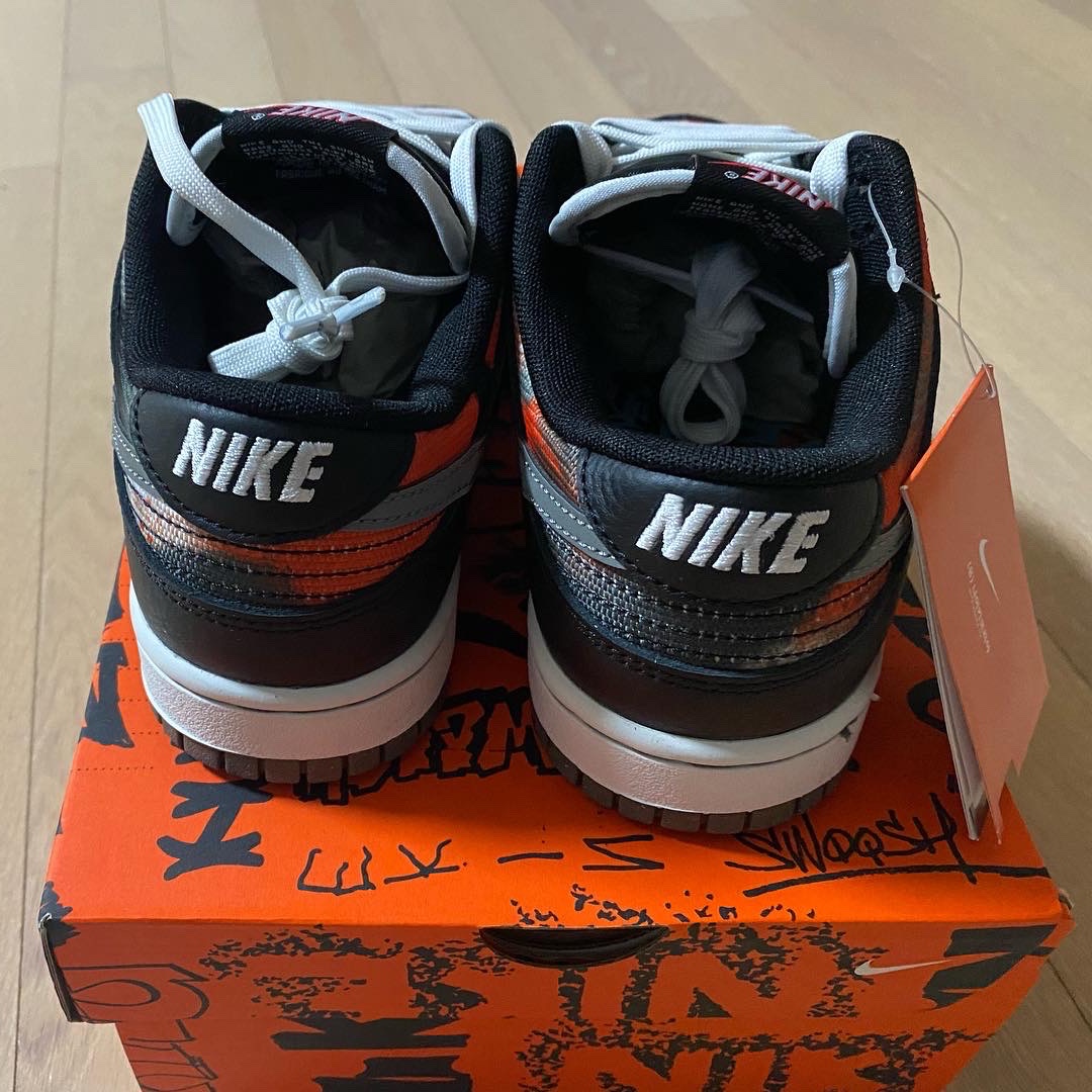 Nike Dunk Low Retro PRM Black and Tumbled Grey 착용 스타일 - 5