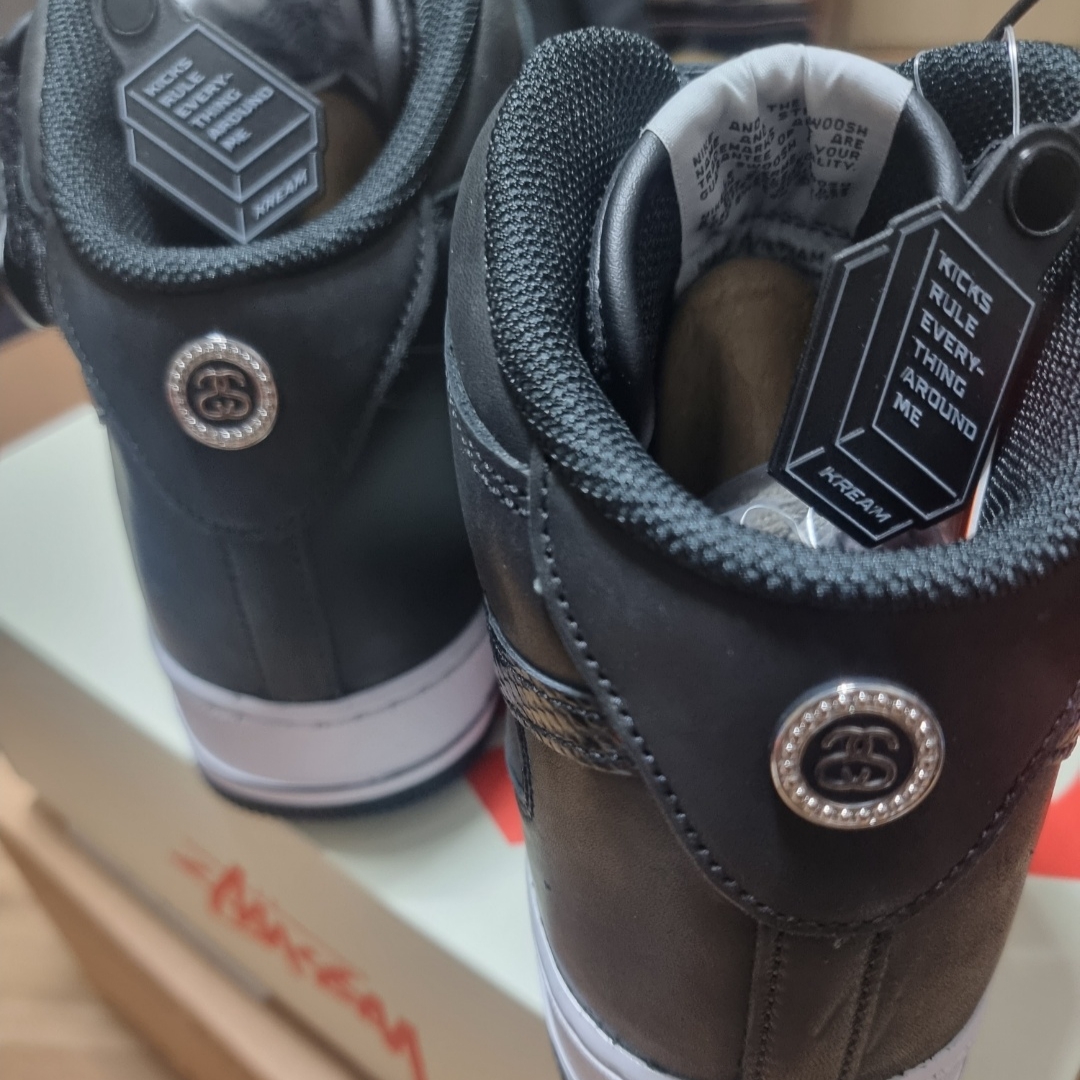 Nike x Stussy Air Force 1 '07 Mid SP Black 착용 스타일 - 3