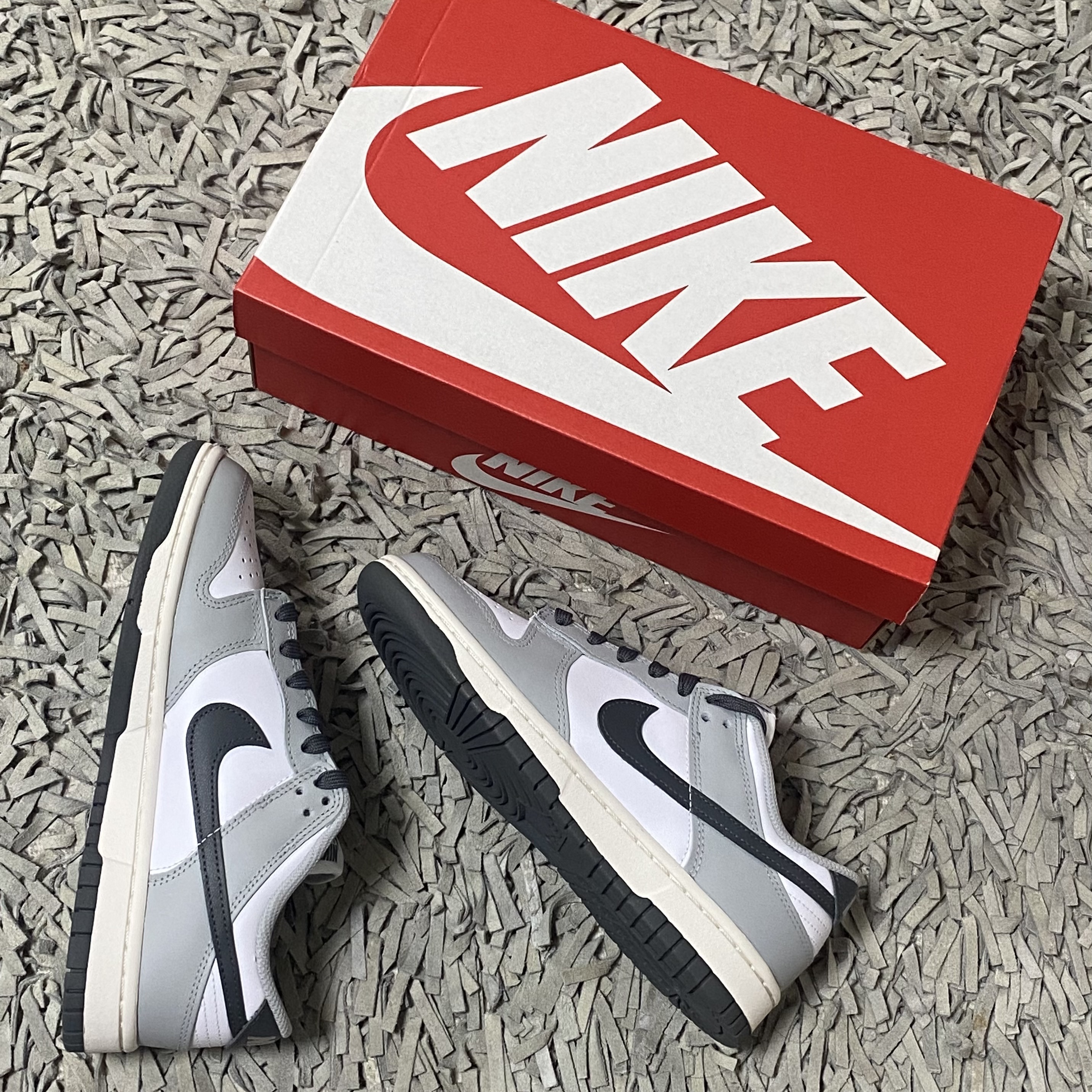 (W) Nike Dunk Low Light Smoke Grey 착용 스타일