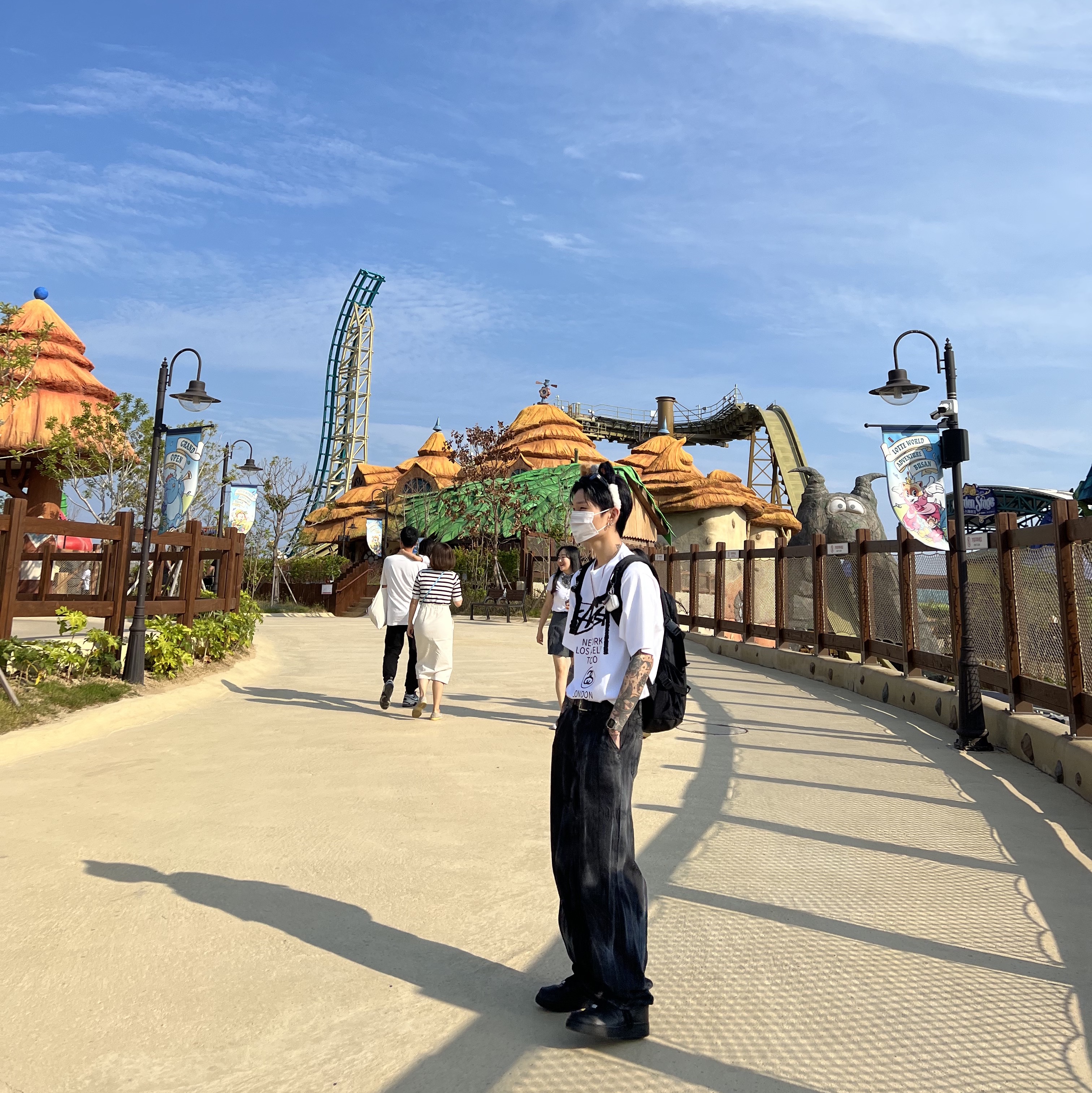 Supreme Backpack Black - 18FW, Nike Air Force 1 '07 Low Triple Black 착용 스타일 - 1