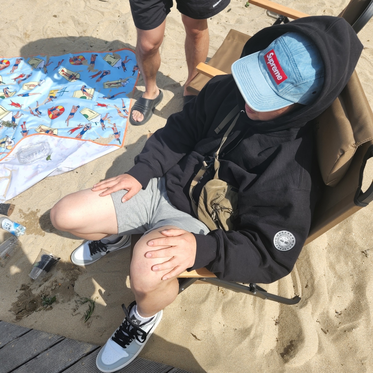 Supreme Washed Chino Twill Camp Cap Denim - 21FW, Supreme x Timberland Hooded Sweatshirt Black - 21FW 착용 스타일